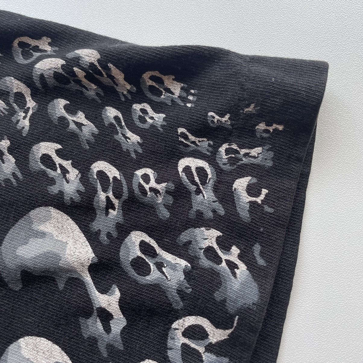 Liquid Blue Vintage 1992 Skull Pile Liquid Blue AOP Shirt XL Faded Black Size US XL / EU 56 / 4 - 6 Thumbnail