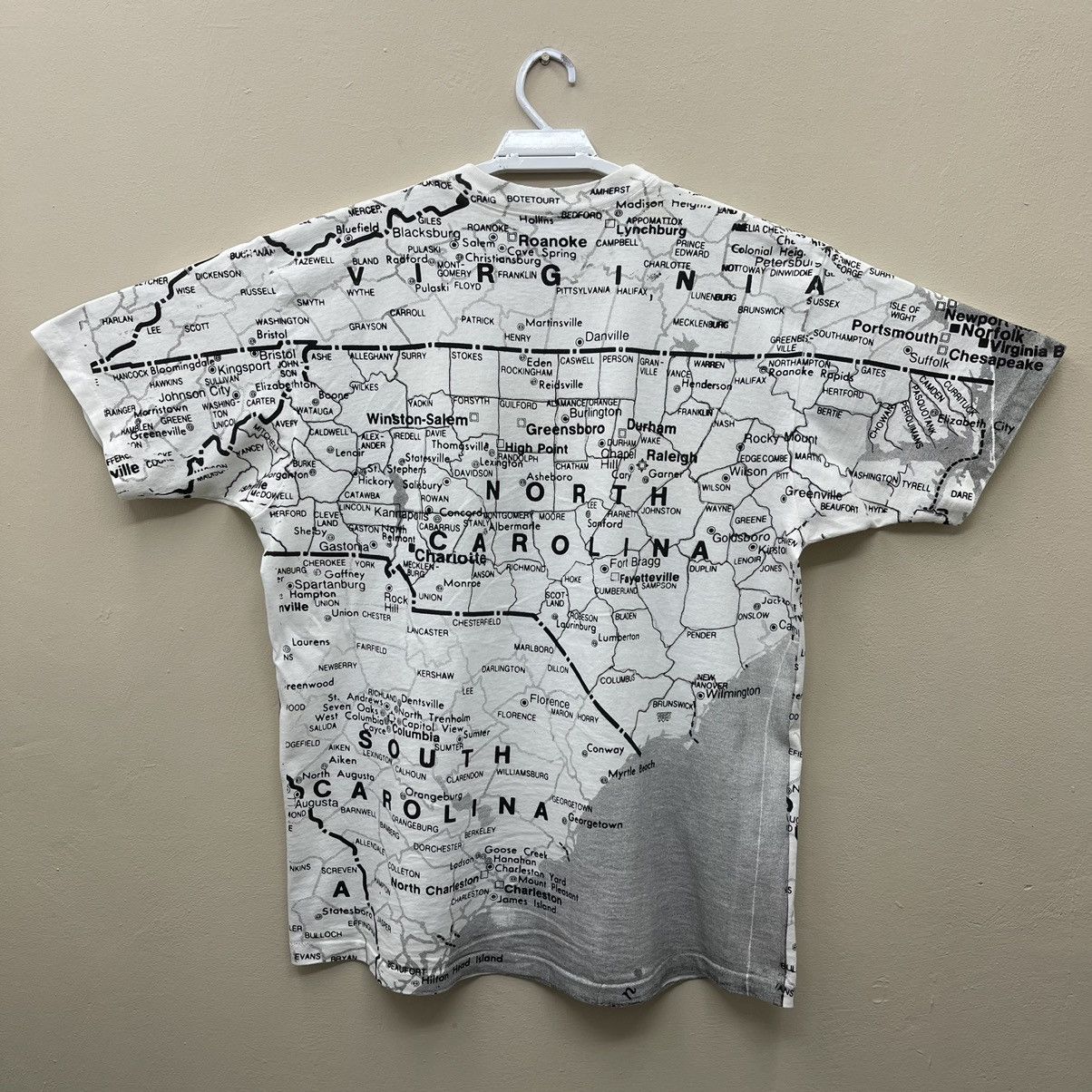 Vintage Vintage 90s North Carolina Map State All Over Print Shirt Size US XXL / EU 58 / 5 - 2 Thumbnail