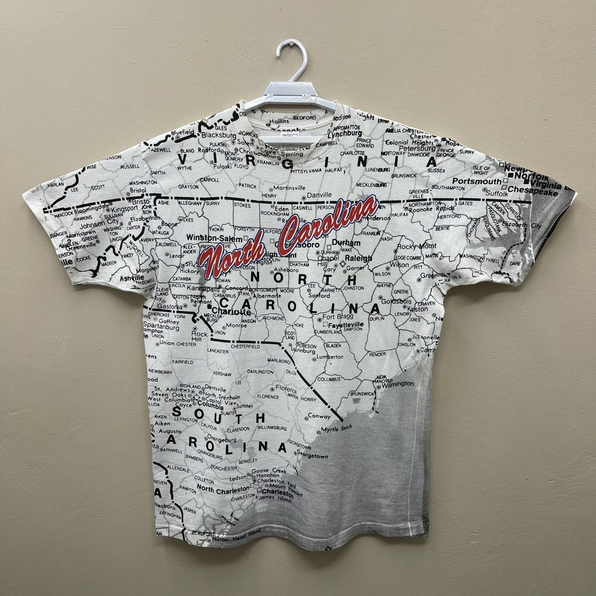 Vintage Vintage 90s North Carolina Map State All Over Print Shirt Size US XXL / EU 58 / 5 - 1 Thumbnail