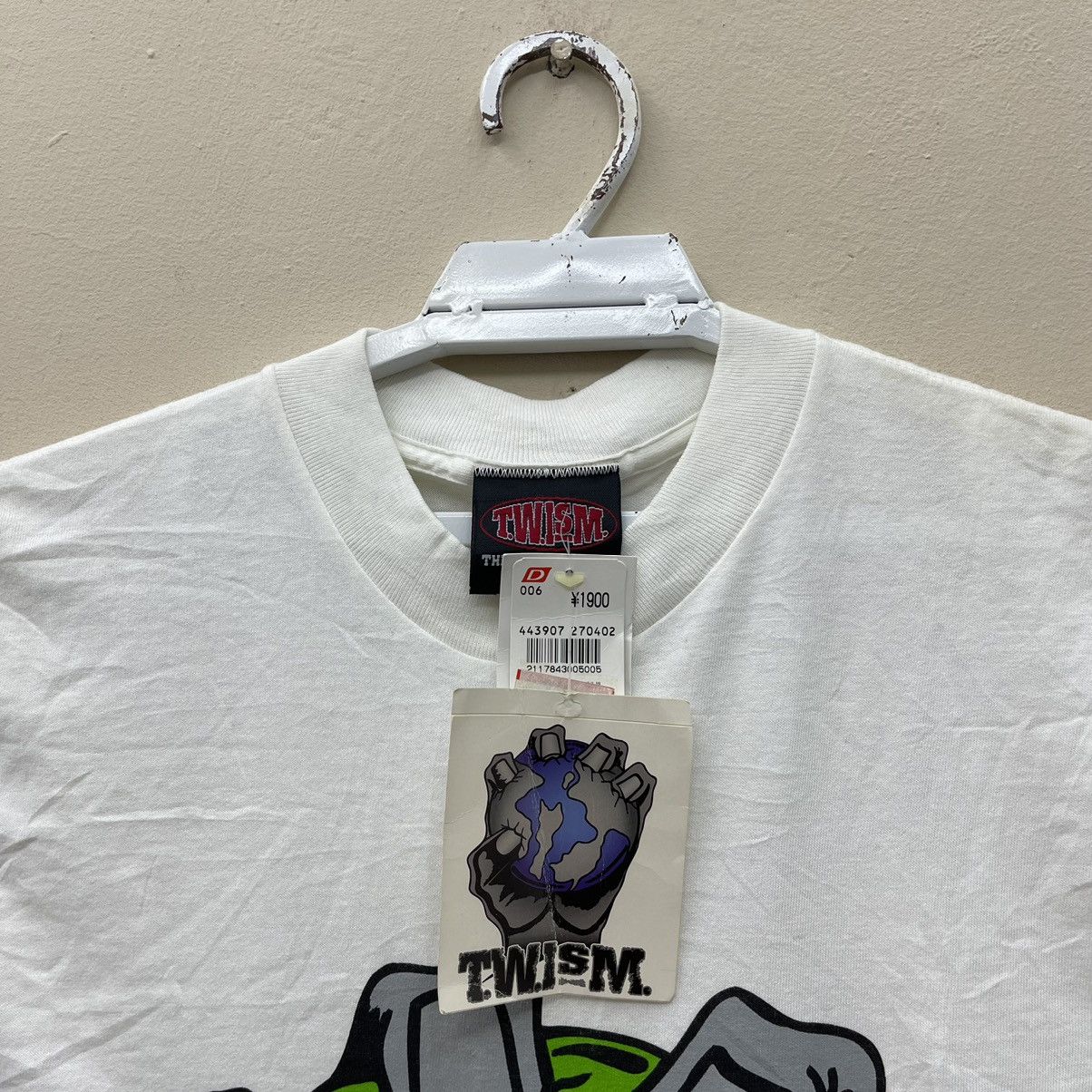 Vintage Vintage 90s TWISM The World Is Mine O'Neil T-Shirt Medium Size US M / EU 48-50 / 2 - 6 Thumbnail