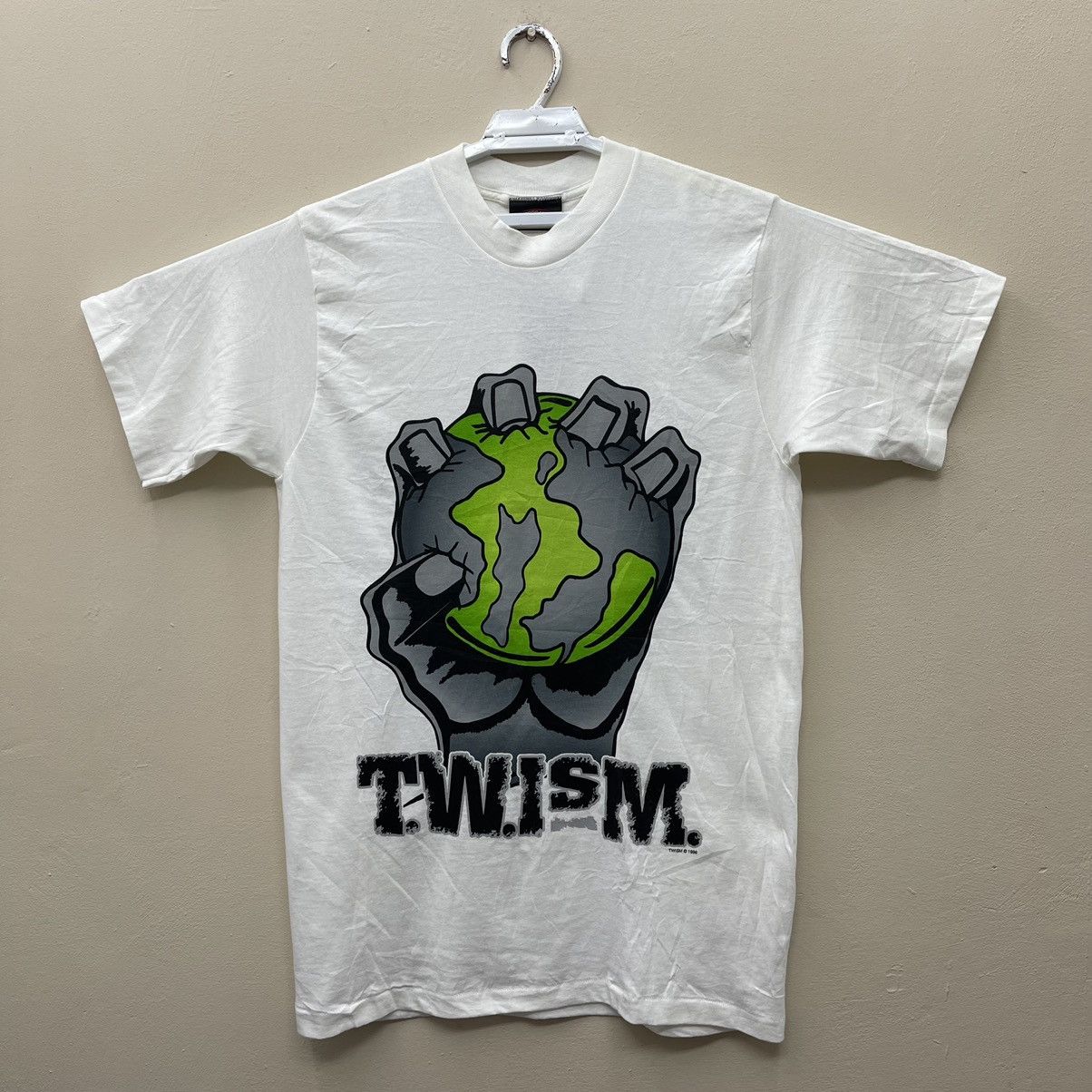 Vintage Vintage 90s TWISM The World Is Mine O'Neil T-Shirt Medium Size US M / EU 48-50 / 2 - 1 Thumbnail