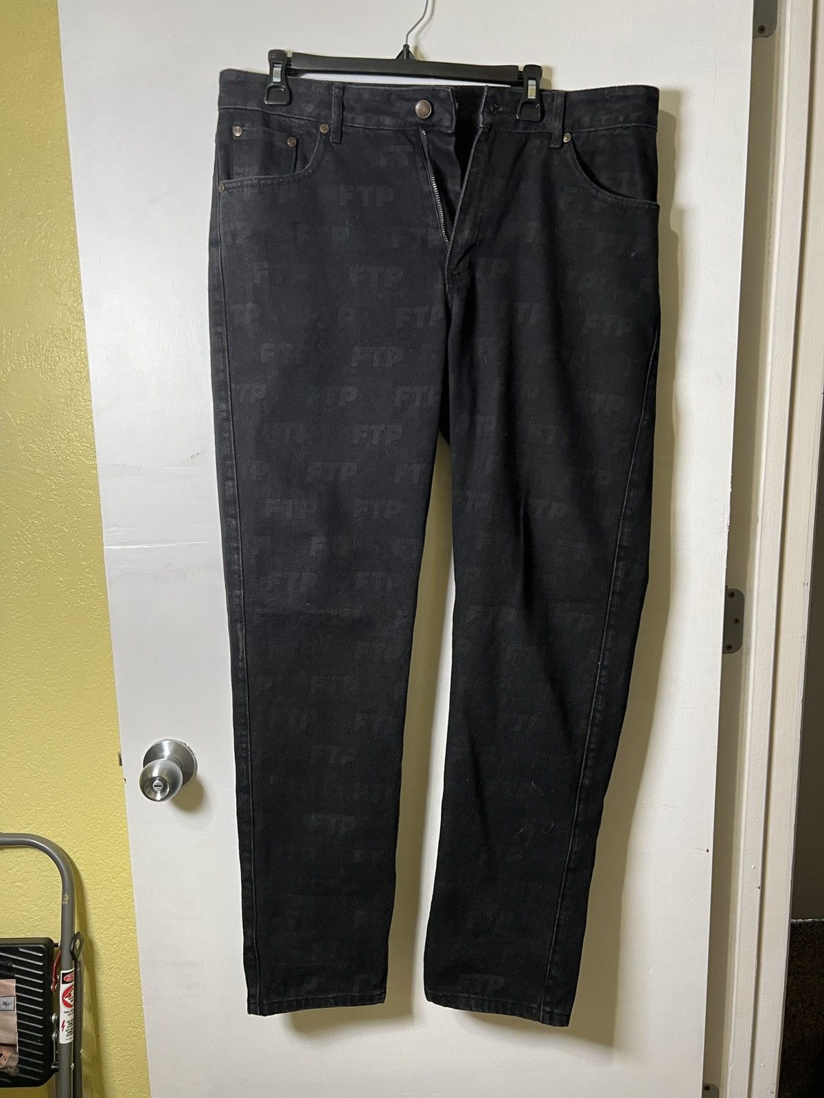 FTP all over print black denim 34 - www.rajagirimanappuram.com