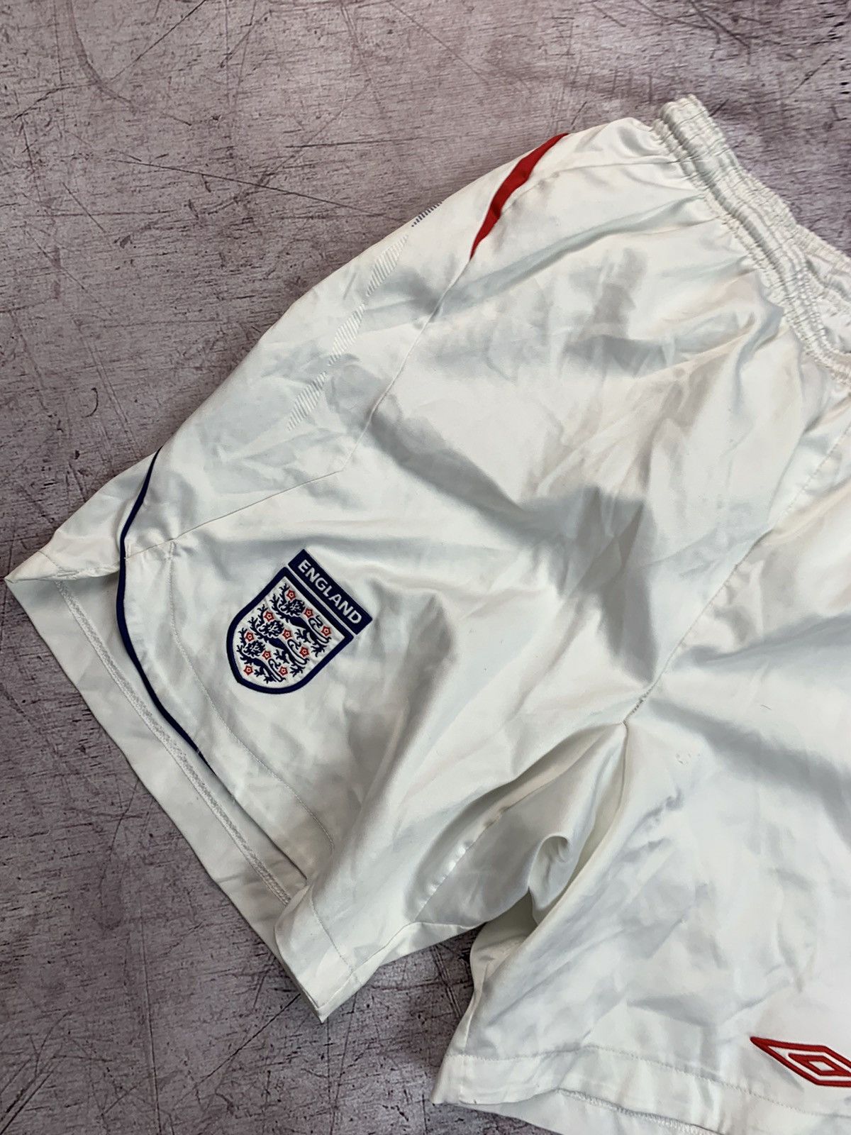 Umbro × Vintage Umbro England Vintage Mens Nylon Shorts Size US 36 / EU 52 - 2 Thumbnail