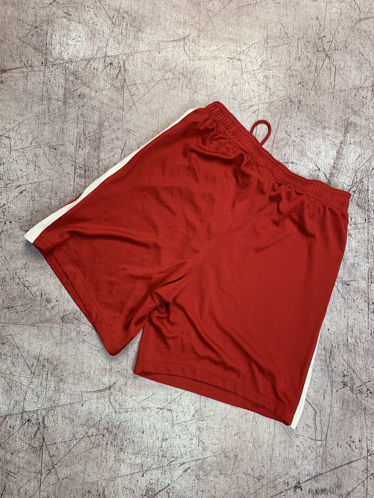 Nike Nike Liverpool Vintage Y2K Shorts Size US 34 / EU 50 - 2 Thumbnail