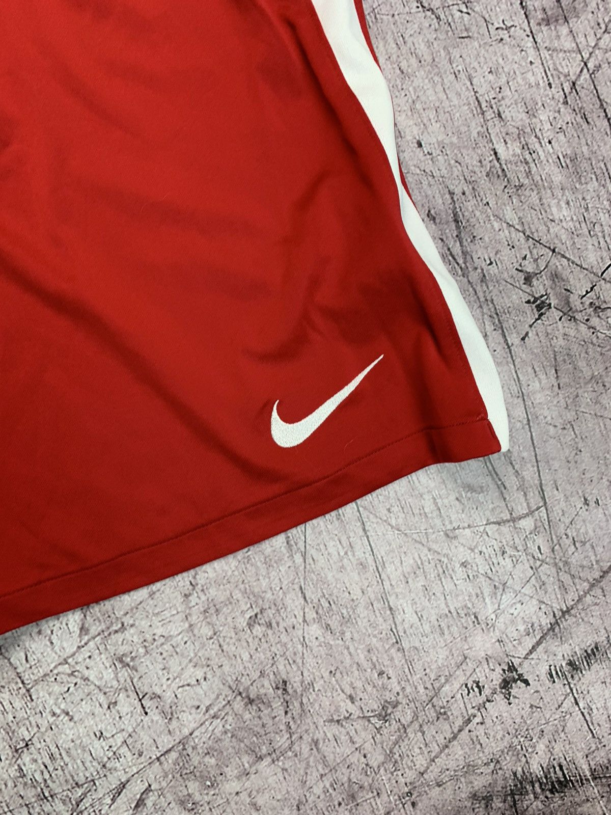 Nike Nike Liverpool Vintage Y2K Shorts Size US 34 / EU 50 - 4 Thumbnail