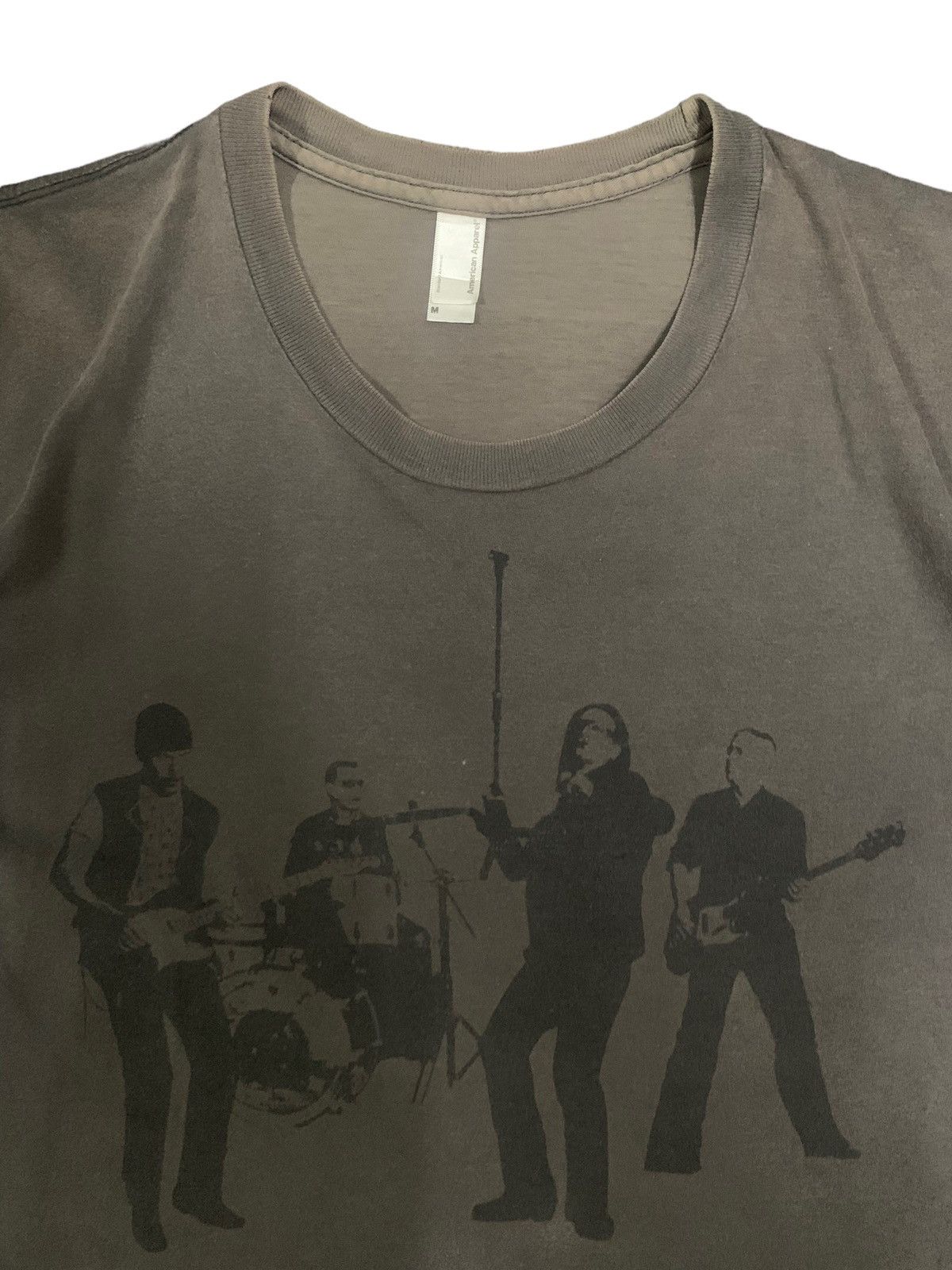 Band Tees Vintage Y2K U2 Vertigo 2006 Band Tour Sun Faded T-shirt Size US M / EU 48-50 / 2 - 4 Thumbnail