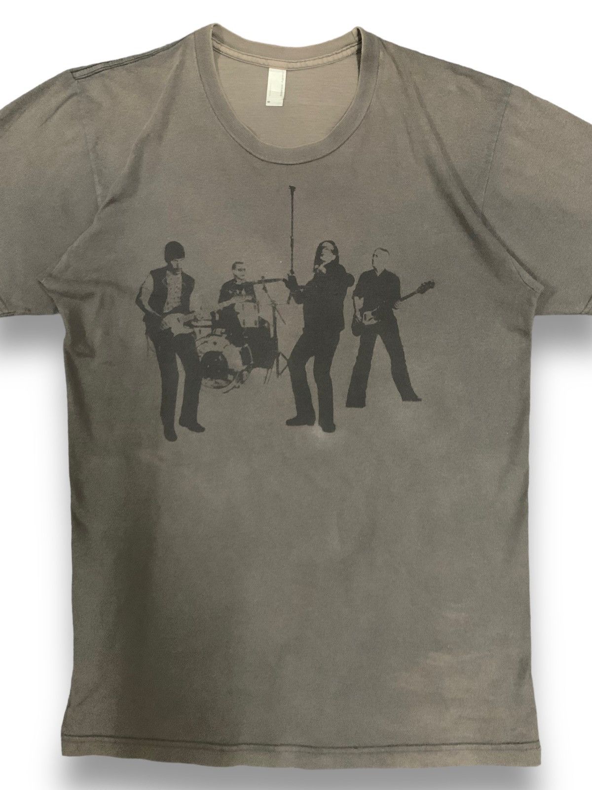 Band Tees Vintage Y2K U2 Vertigo 2006 Band Tour Sun Faded T-shirt Size US M / EU 48-50 / 2 - 3 Thumbnail