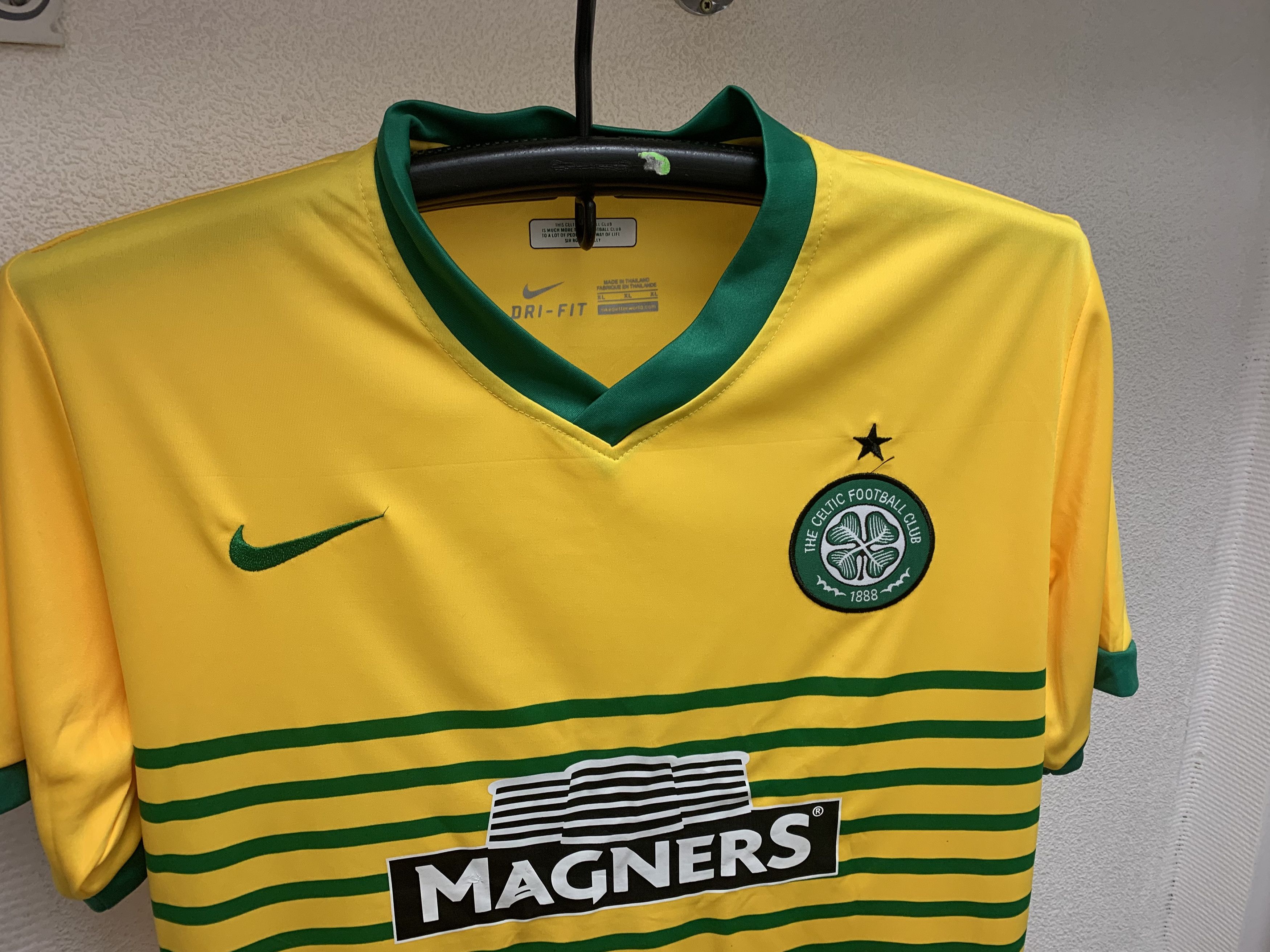 Nike Celtic Nike soccer jersey Forrest 49 Xl Yellow Size US XL / EU 56 / 4 - 3 Thumbnail