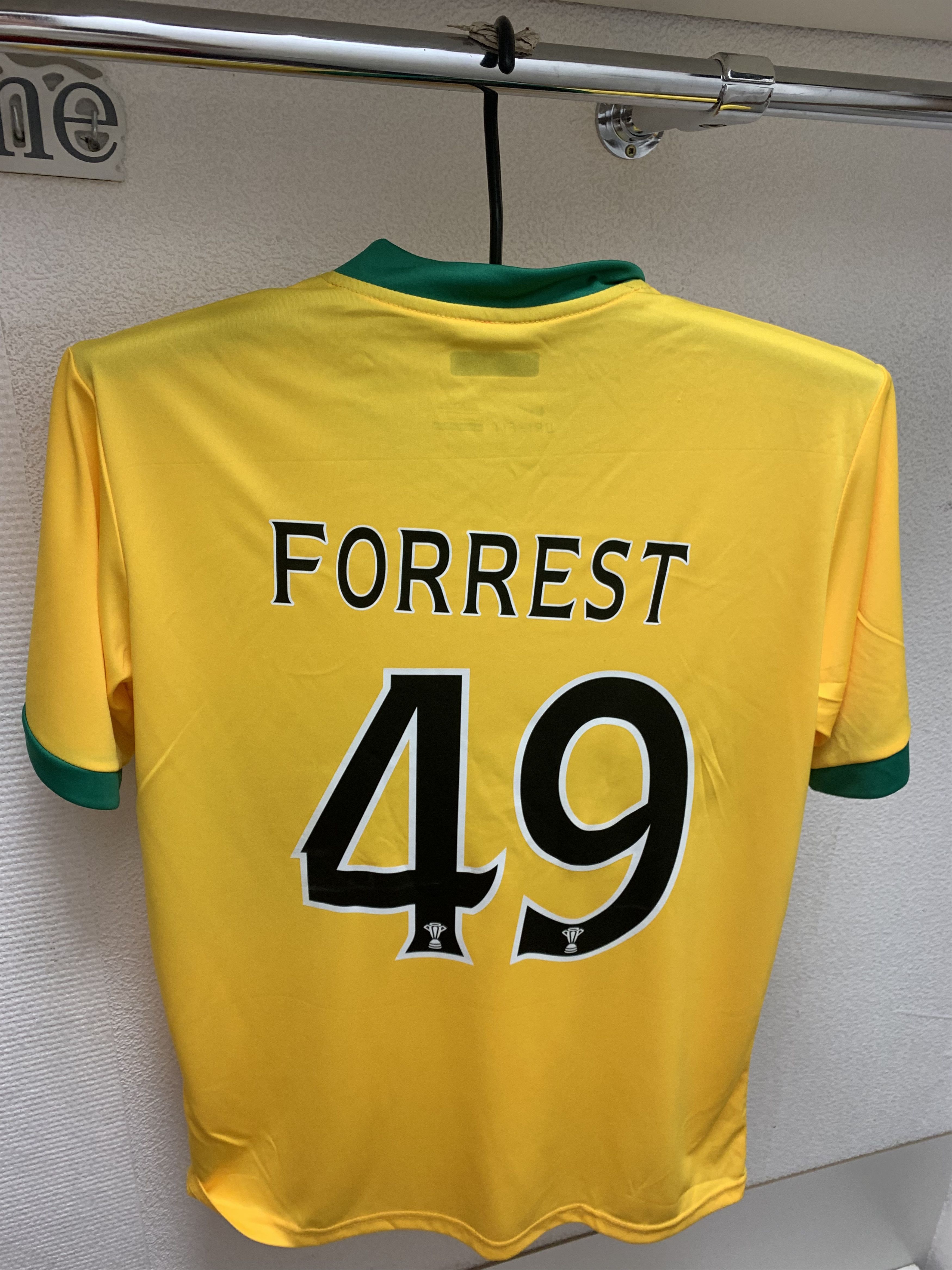 Nike Celtic Nike soccer jersey Forrest 49 Xl Yellow Size US XL / EU 56 / 4 - 1 Thumbnail