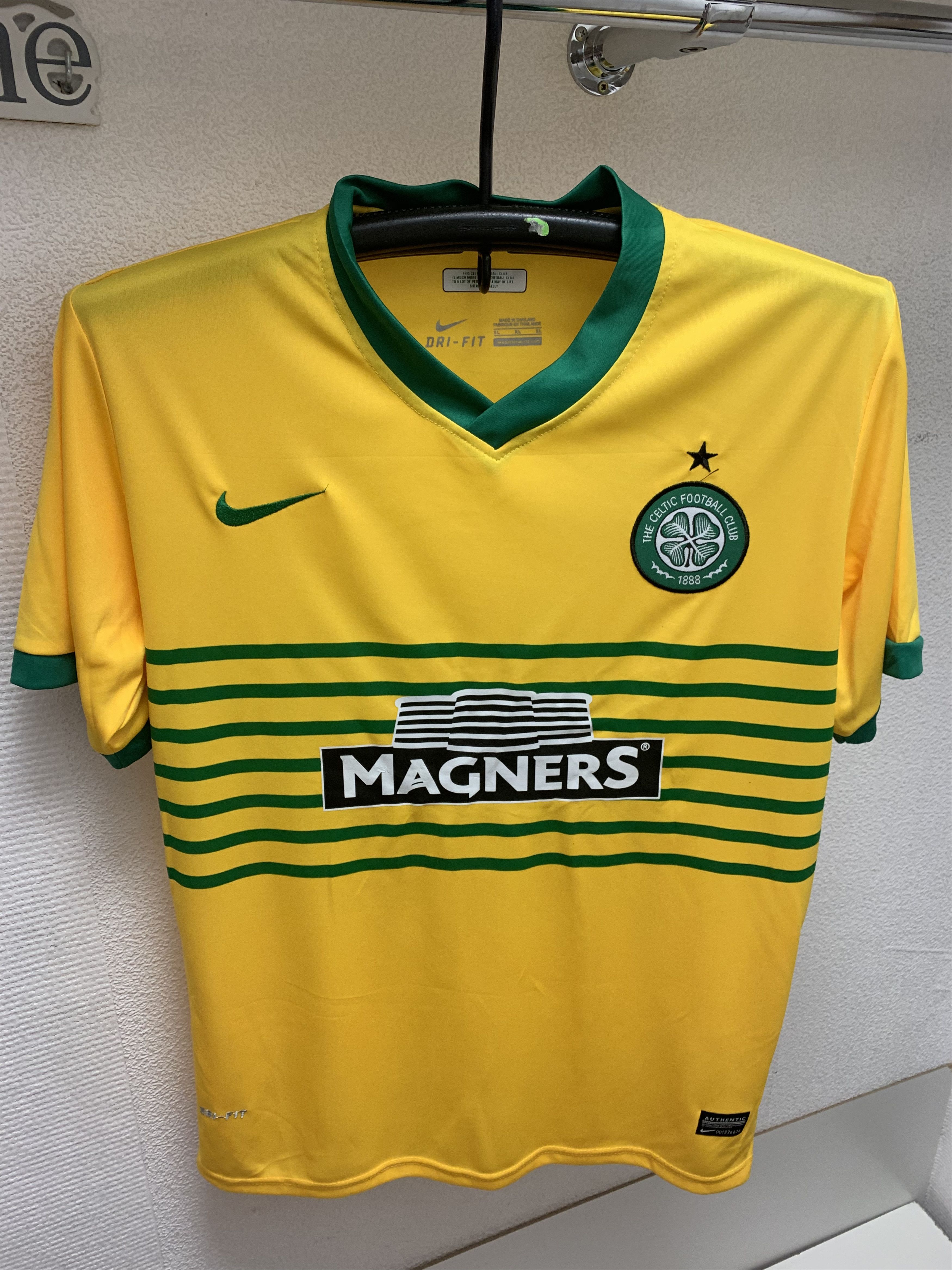 Nike Celtic Nike soccer jersey Forrest 49 Xl Yellow Size US XL / EU 56 / 4 - 2 Thumbnail