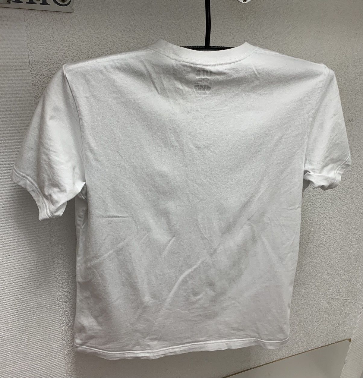 Uniqlo Uniqlo Star Wars Japanese brand white t-shirt M size Japan Size US M / EU 48-50 / 2 - 5 Thumbnail