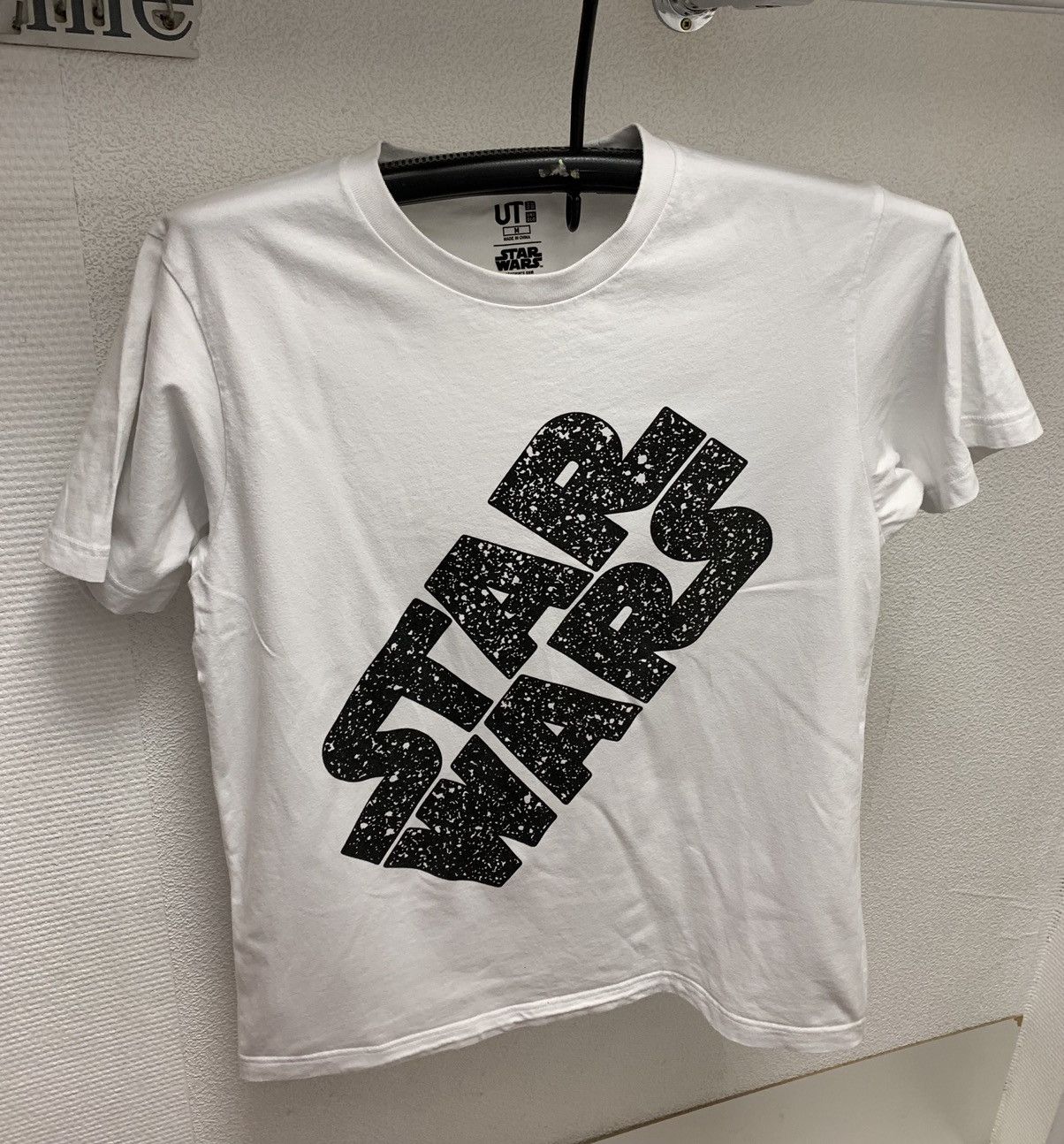 Uniqlo Uniqlo Star Wars Japanese brand white t-shirt M size Japan Size US M / EU 48-50 / 2 - 1 Thumbnail