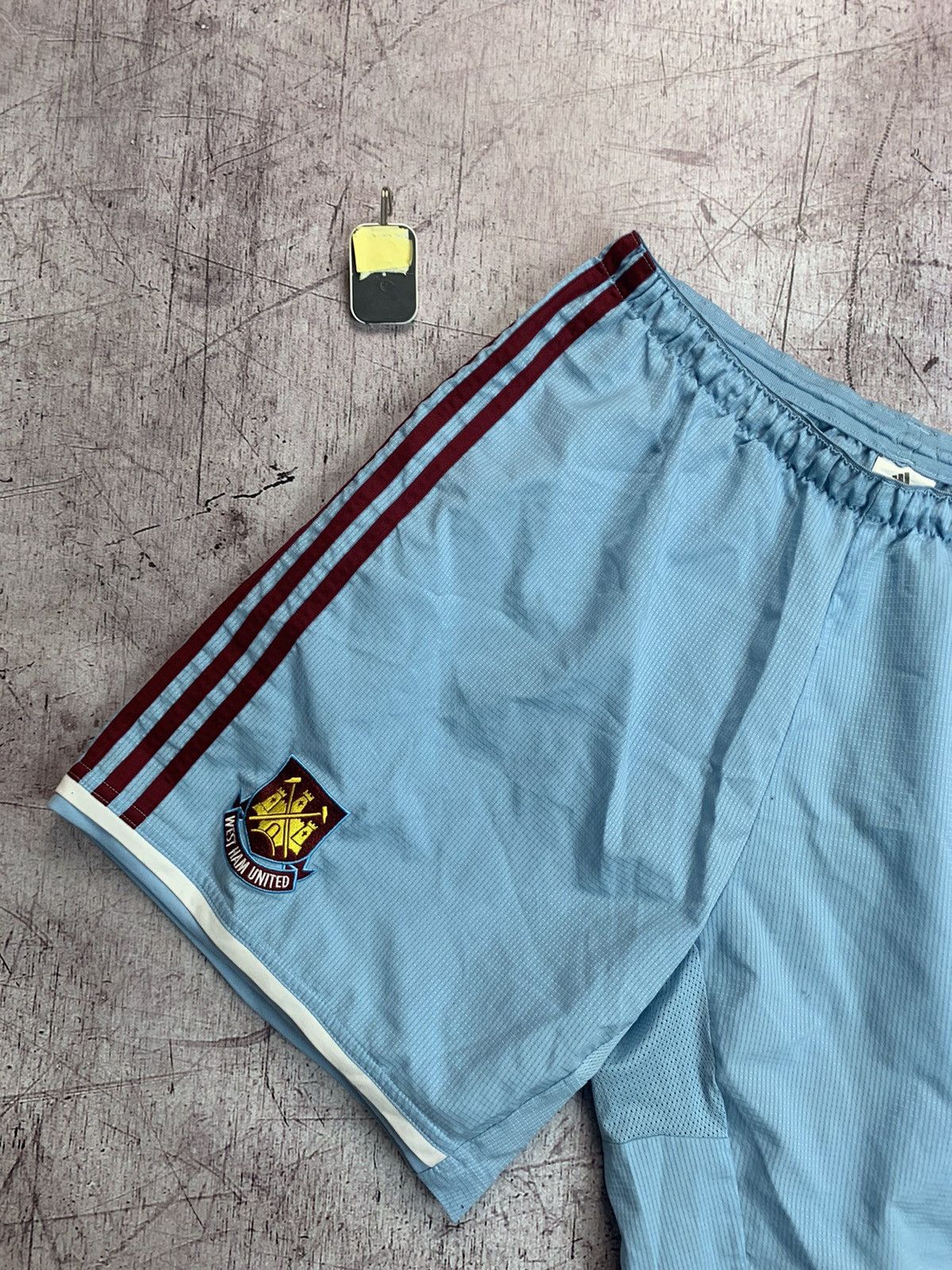 Adidas Adidas Vintage West Ham United Shorts Size US 34 / EU 50 - 2 Thumbnail