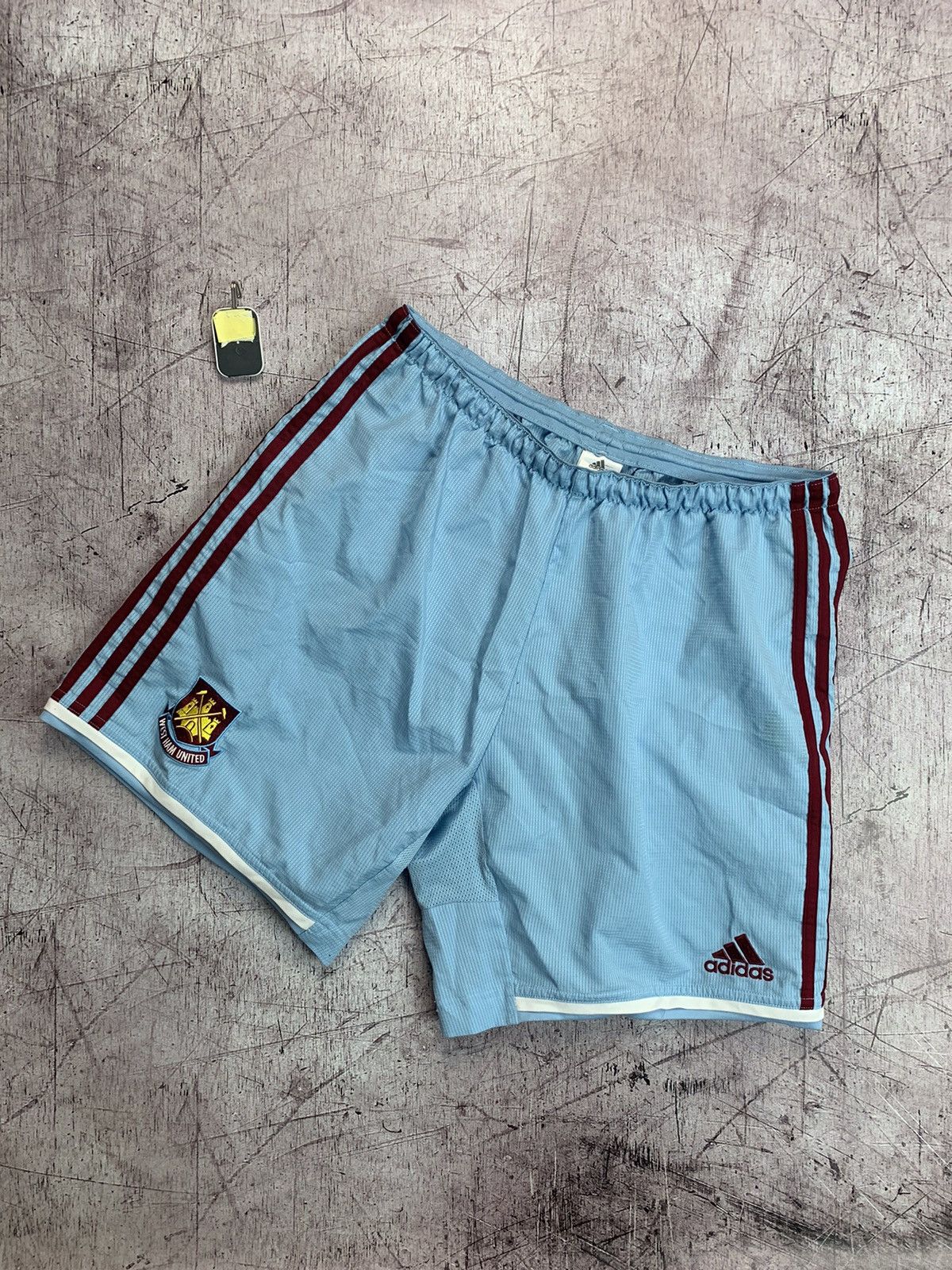 Adidas Adidas Vintage West Ham United Shorts Size US 34 / EU 50 - 1 Thumbnail