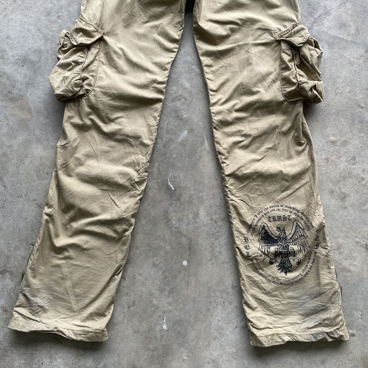 Japanese Brand RARE🔥 Vintage Japanese Brand 3D Pocket Tactical Cargo Pants Size US 33 - 12 Thumbnail