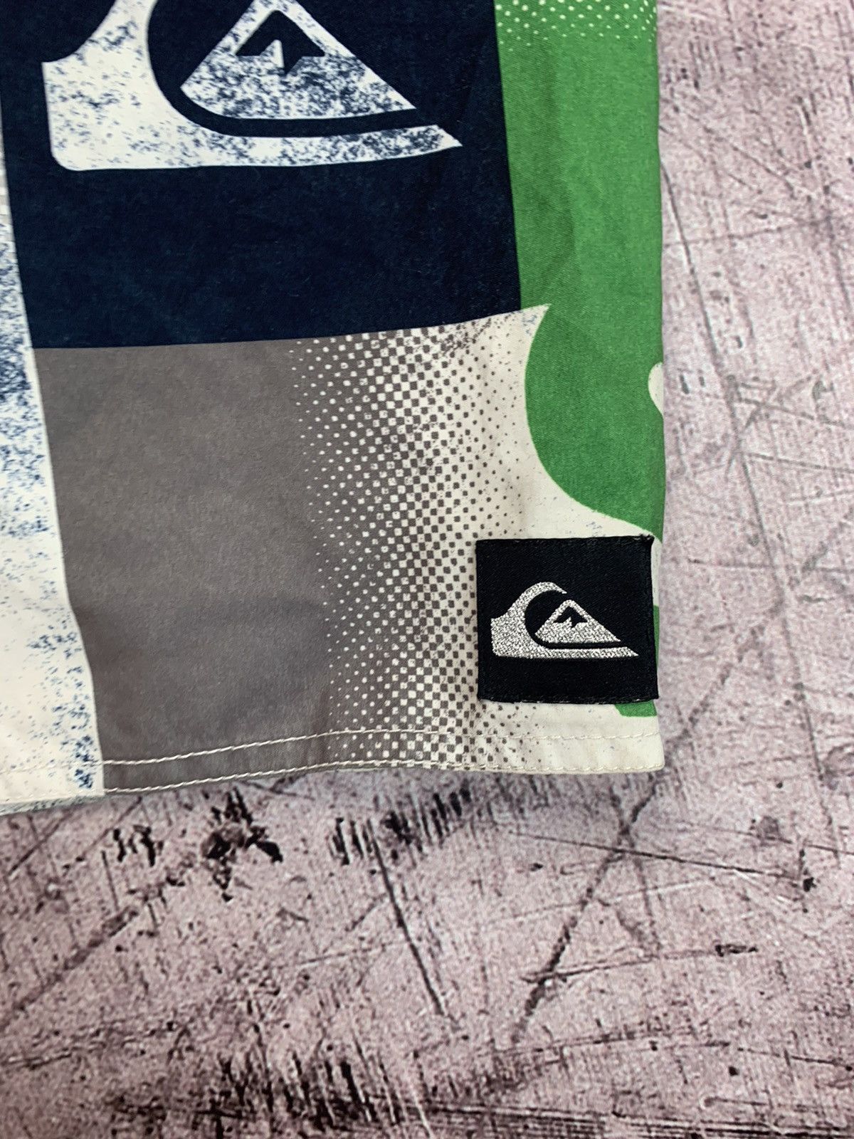 Quiksilver × Vintage Quiksilver Vintage Mens Surf Style Shorts Size US 34 / EU 50 - 9 Thumbnail