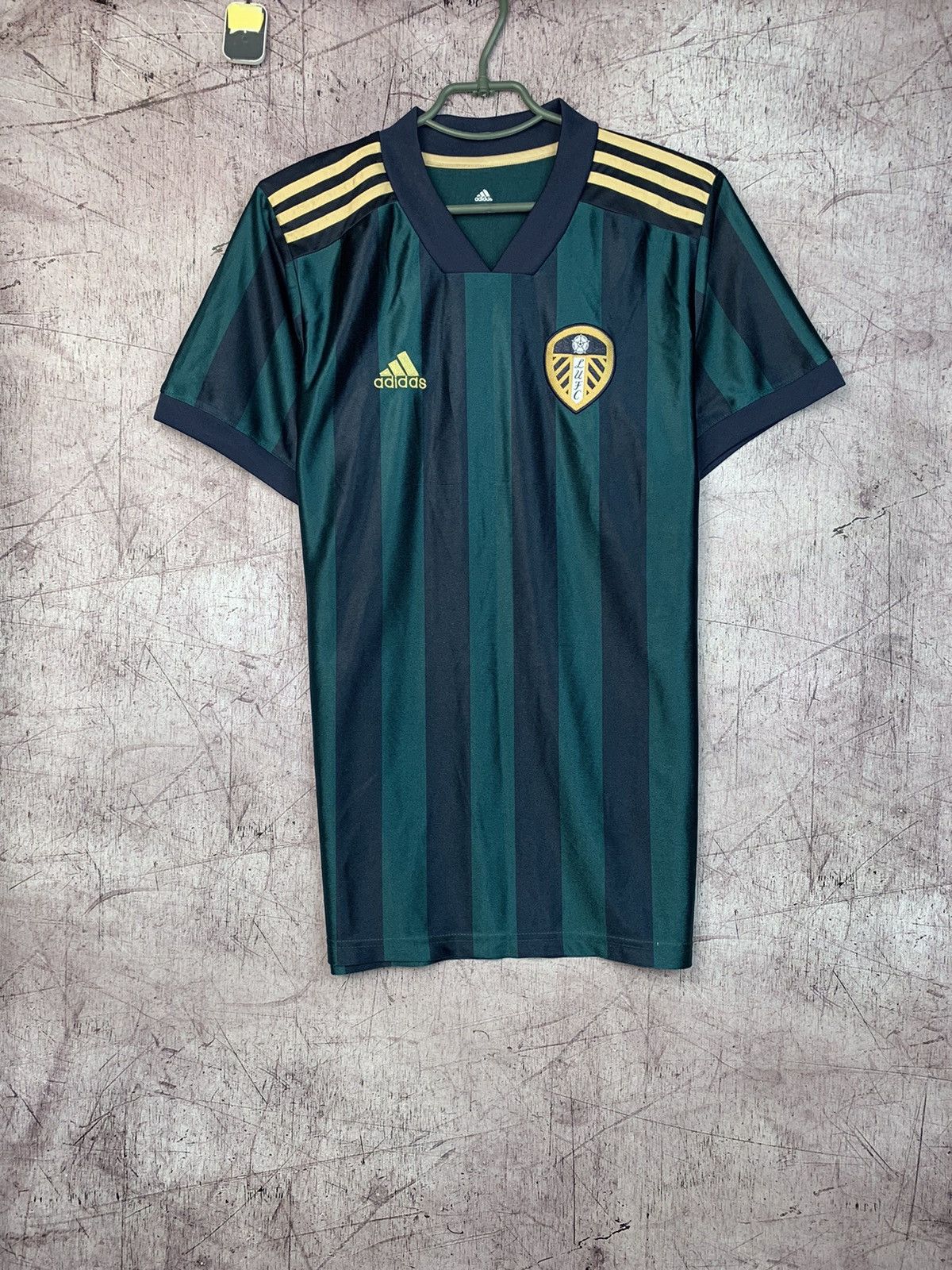 Adidas × Vintage Vintage Adidas Leeds Jersey T-Shirt Size US M / EU 48-50 / 2 - 1 Thumbnail