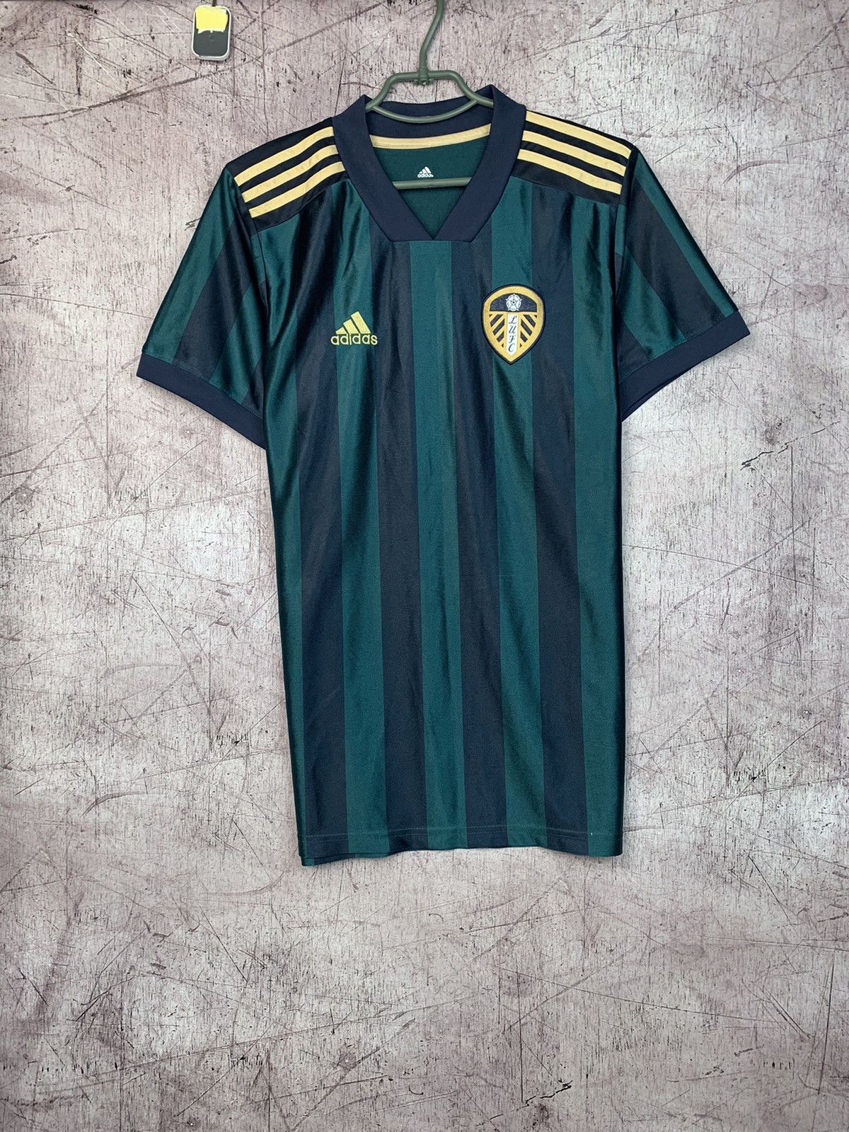 Adidas × Vintage Vintage Adidas Leeds Jersey T-Shirt Size US M / EU 48-50 / 2 - 2 Thumbnail