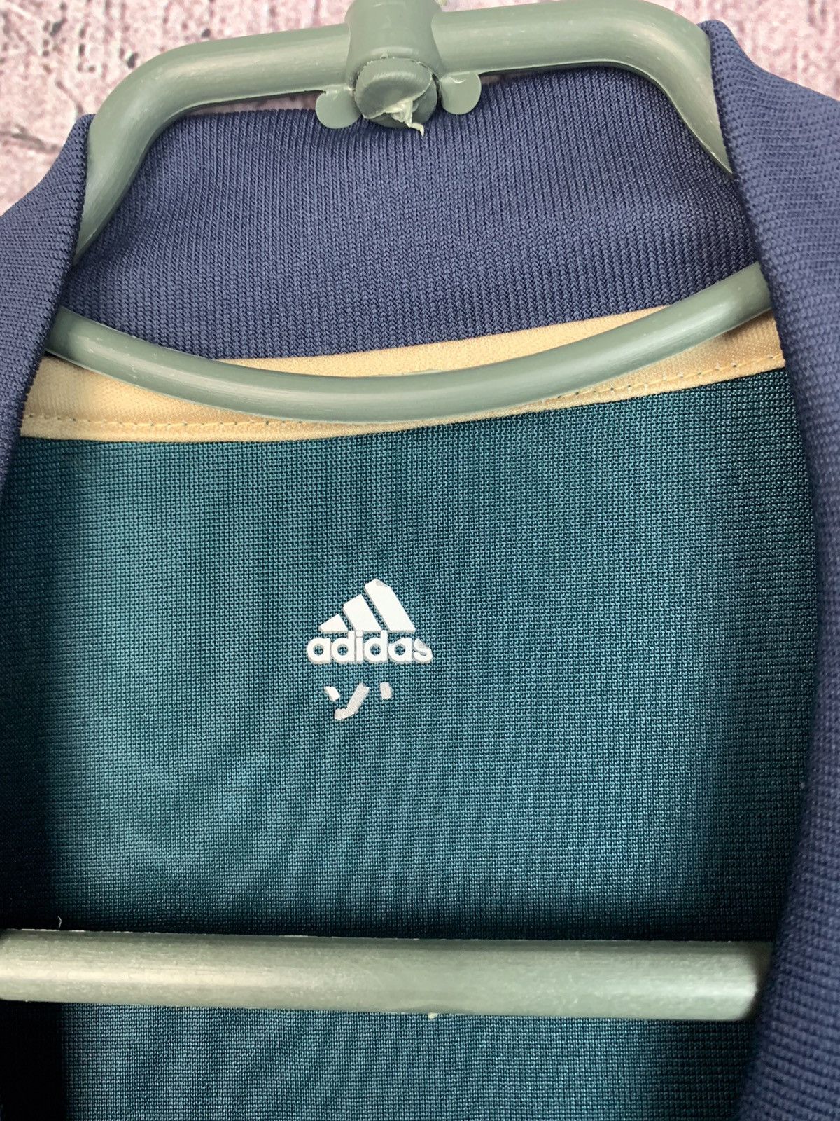 Adidas × Vintage Vintage Adidas Leeds Jersey T-Shirt Size US M / EU 48-50 / 2 - 5 Thumbnail
