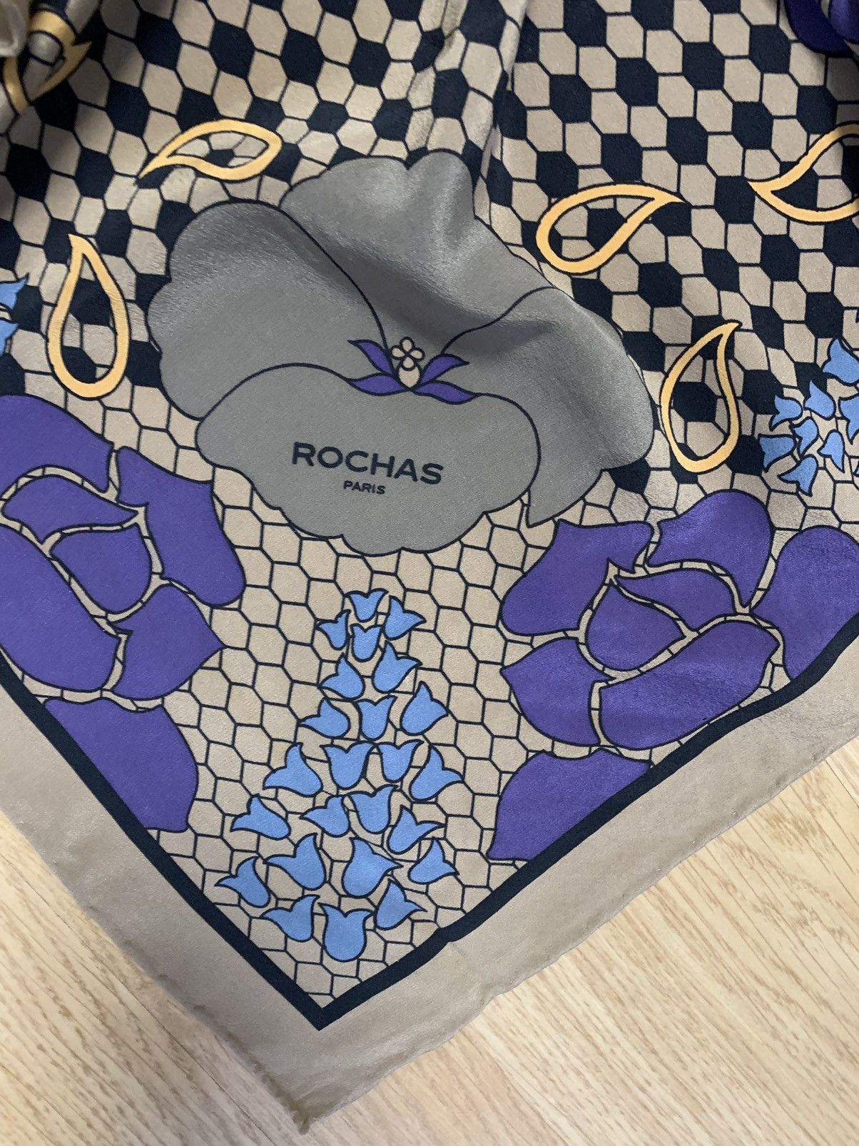Other Rochas Paris vintage silk flowers scarf Size ONE SIZE - 1 Thumbnail