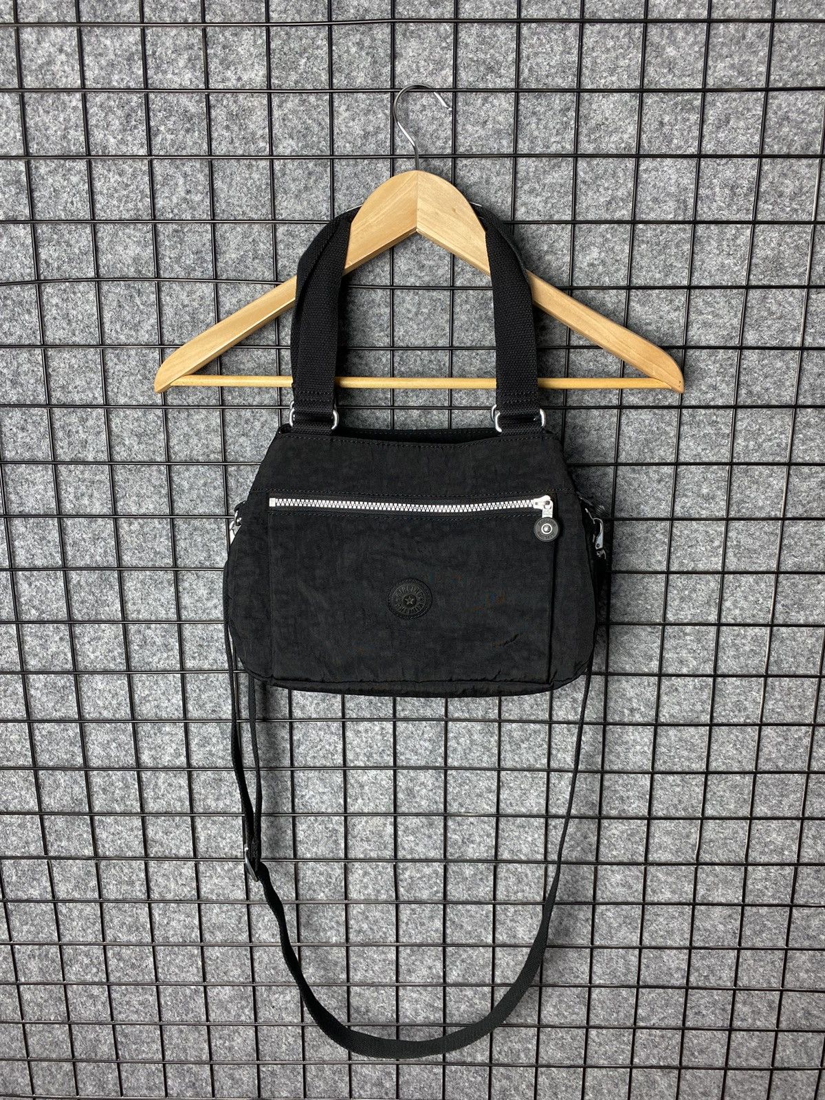 Vintage Kipling Streetwear Y2K Shoulder Crossbody Bag Size OS Size ONE SIZE - 1 Thumbnail