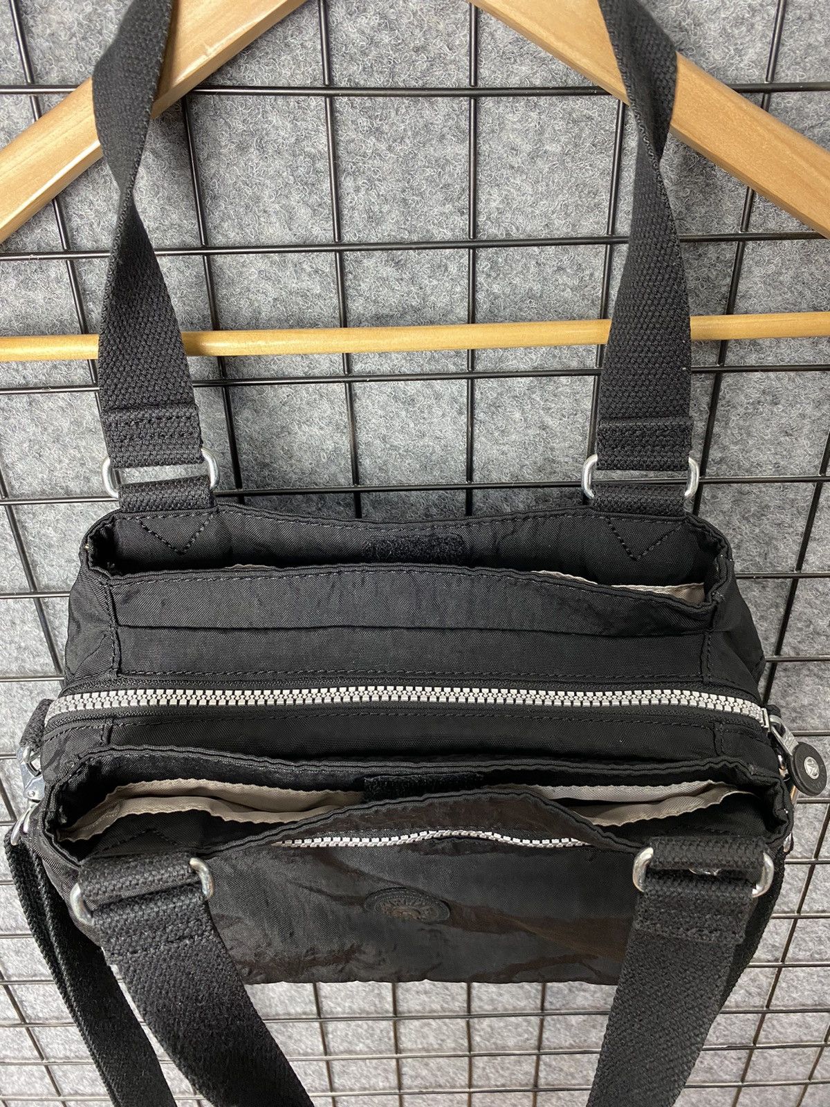 Vintage Kipling Streetwear Y2K Shoulder Crossbody Bag Size OS Size ONE SIZE - 7 Thumbnail