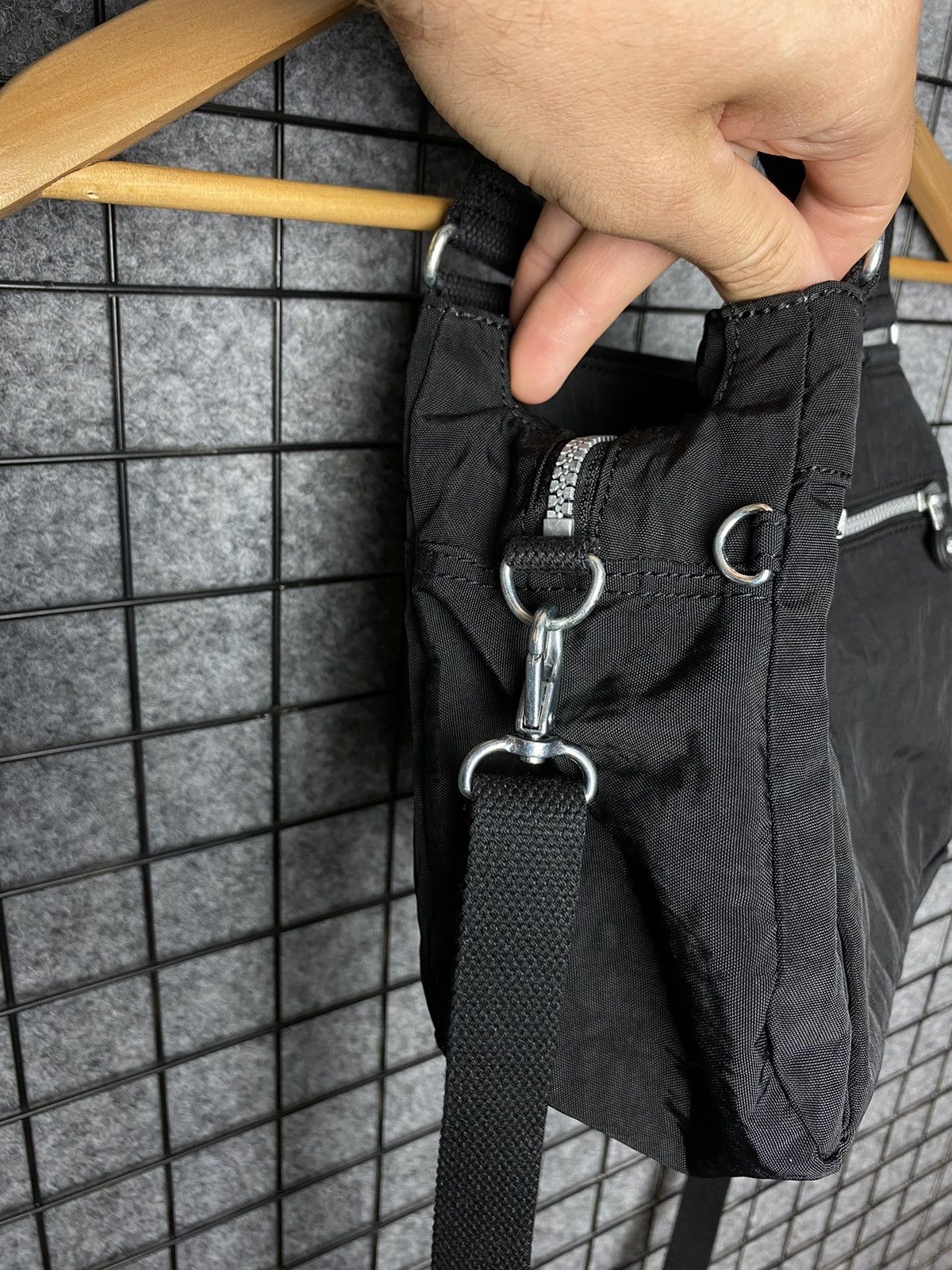 Vintage Kipling Streetwear Y2K Shoulder Crossbody Bag Size OS Size ONE SIZE - 3 Thumbnail