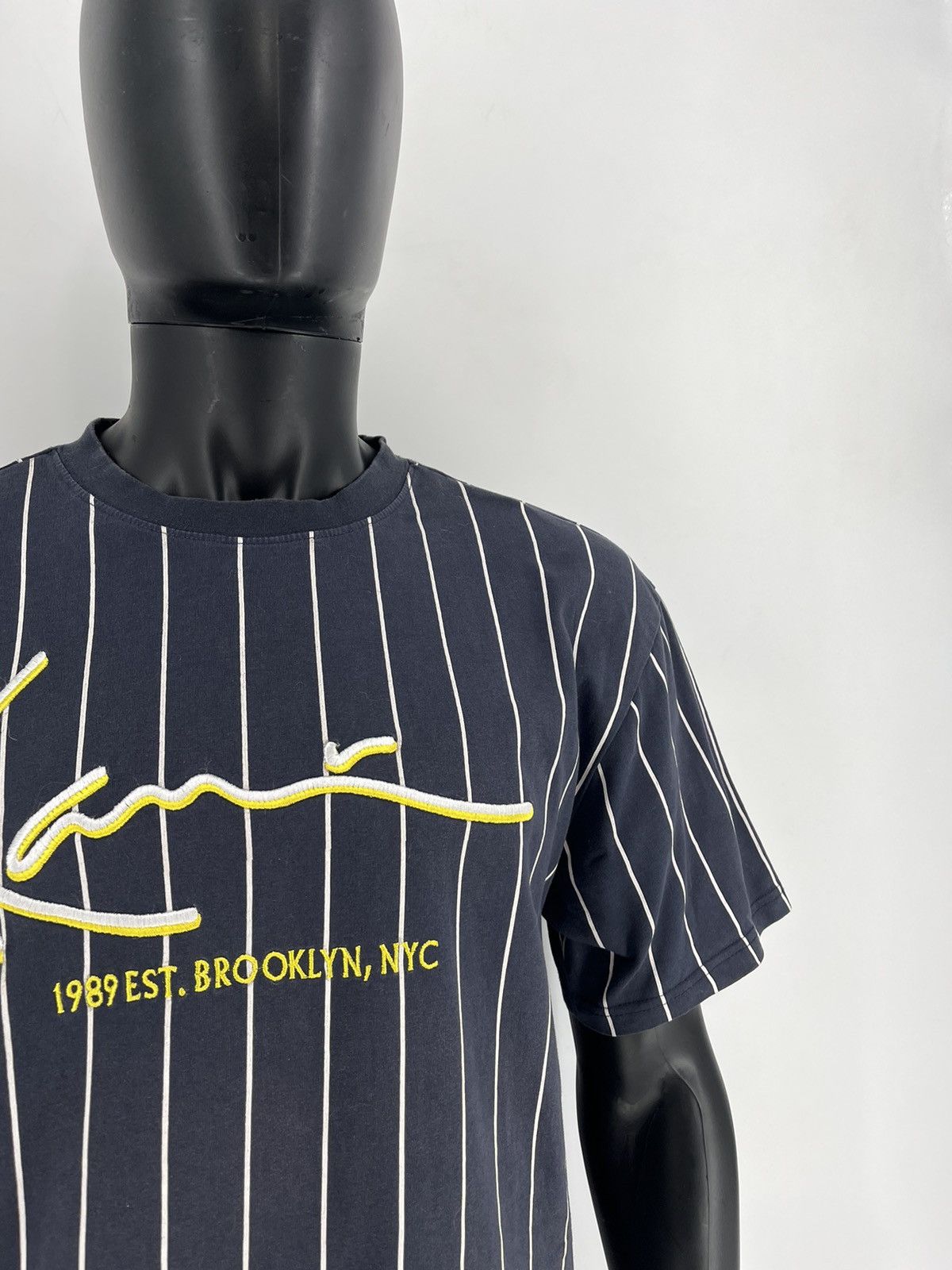 Karl Kani Rap Tees Karl Kani Center Logo MultiColor T-Shirt Size S Size US S / EU 44-46 / 1 - 6 Thumbnail