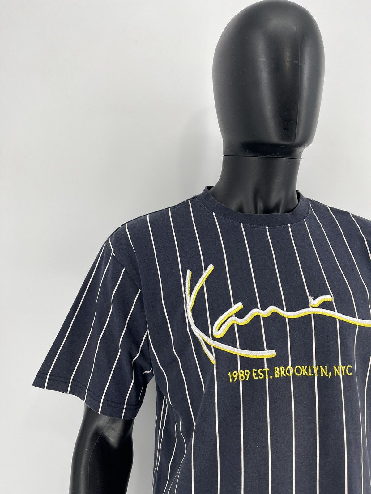 Karl Kani Rap Tees Karl Kani Center Logo MultiColor T-Shirt Size S Size US S / EU 44-46 / 1 - 5 Thumbnail
