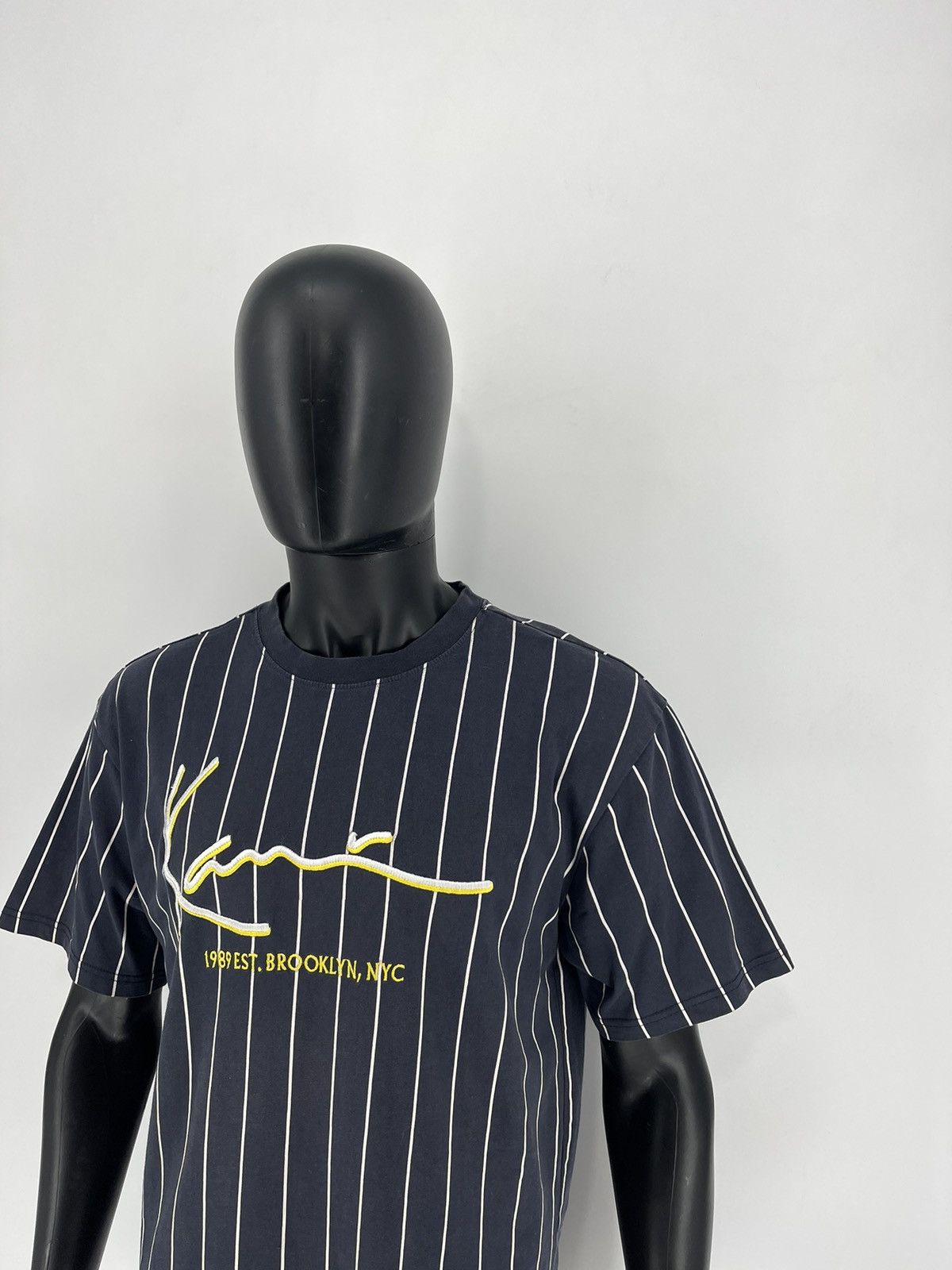 Karl Kani Rap Tees Karl Kani Center Logo MultiColor T-Shirt Size S Size US S / EU 44-46 / 1 - 4 Thumbnail