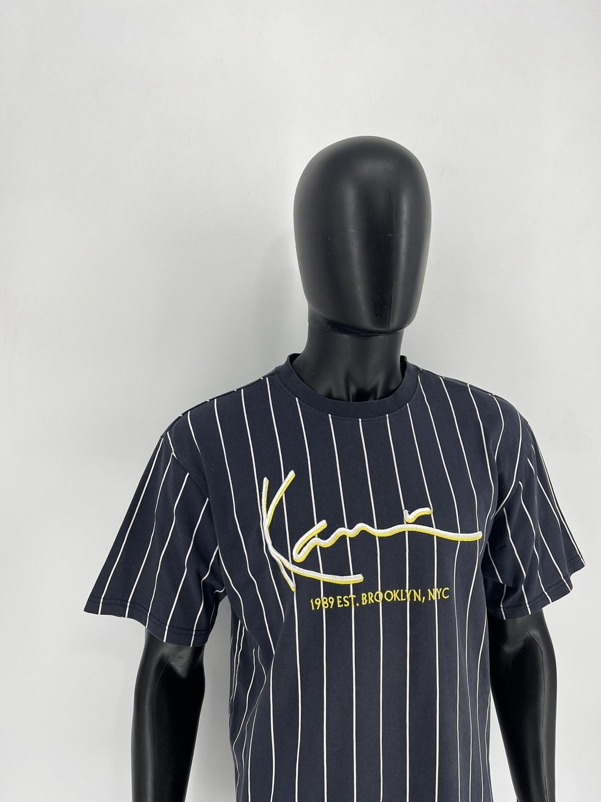 Karl Kani Rap Tees Karl Kani Center Logo MultiColor T-Shirt Size S Size US S / EU 44-46 / 1 - 3 Thumbnail