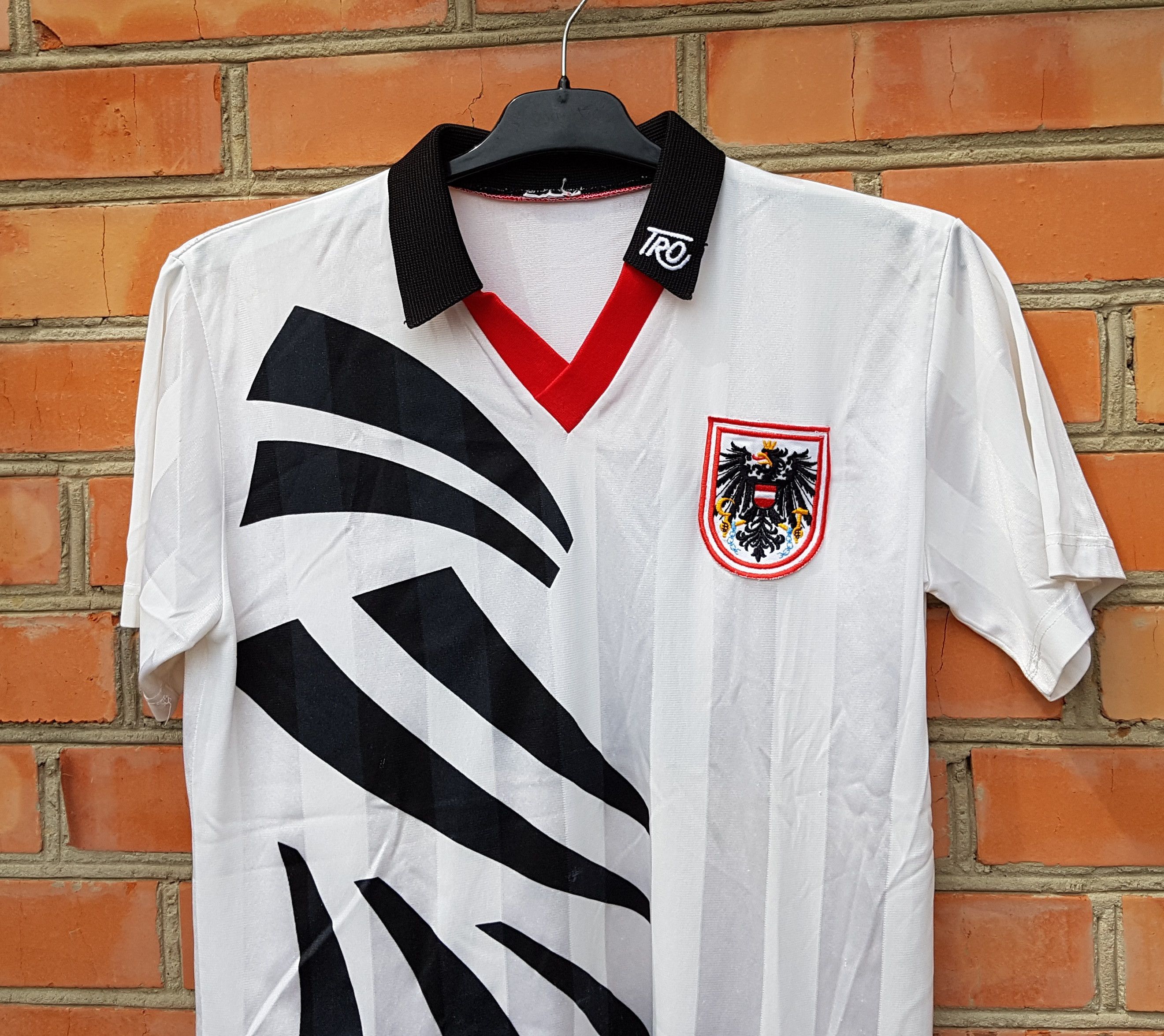 Vintage Vintage 80s-90s Austria National Team Football Jersey TRO Size US S / EU 44-46 / 1 - 2 Thumbnail