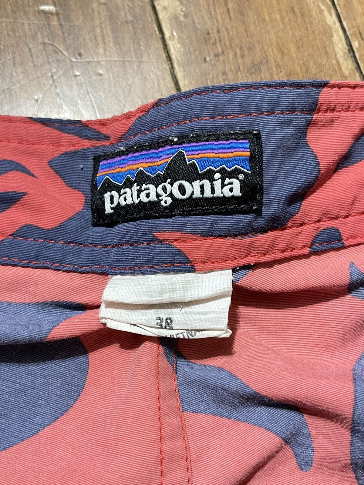 Patagonia Patagonia Board Shorts Swim Trunks Hawaiian Print Size US 38 / EU 54 - 3 Thumbnail