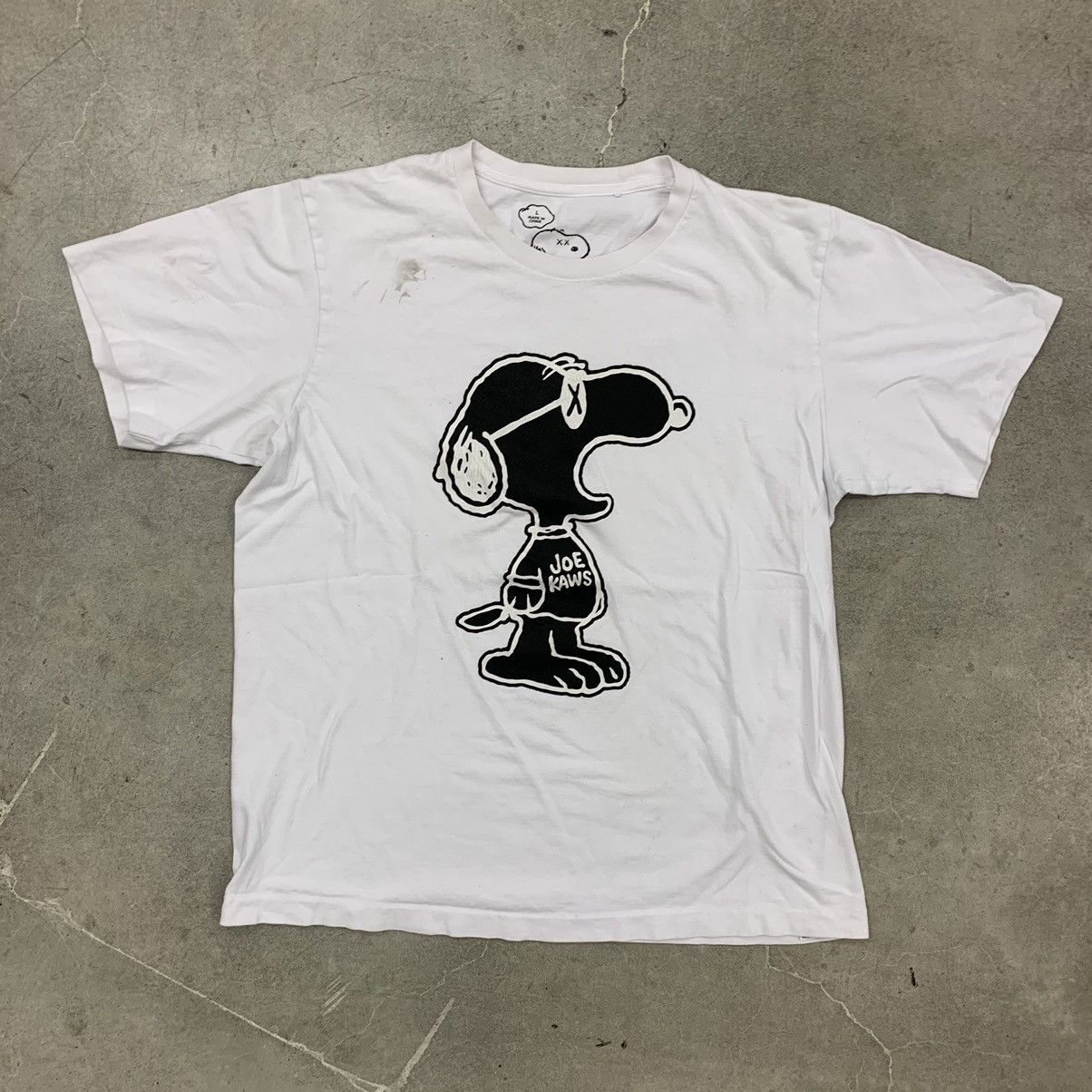 Vintage Kaws X Peanuts tshirt snoopy vintage skate y2k 90s uniqlo | Grailed