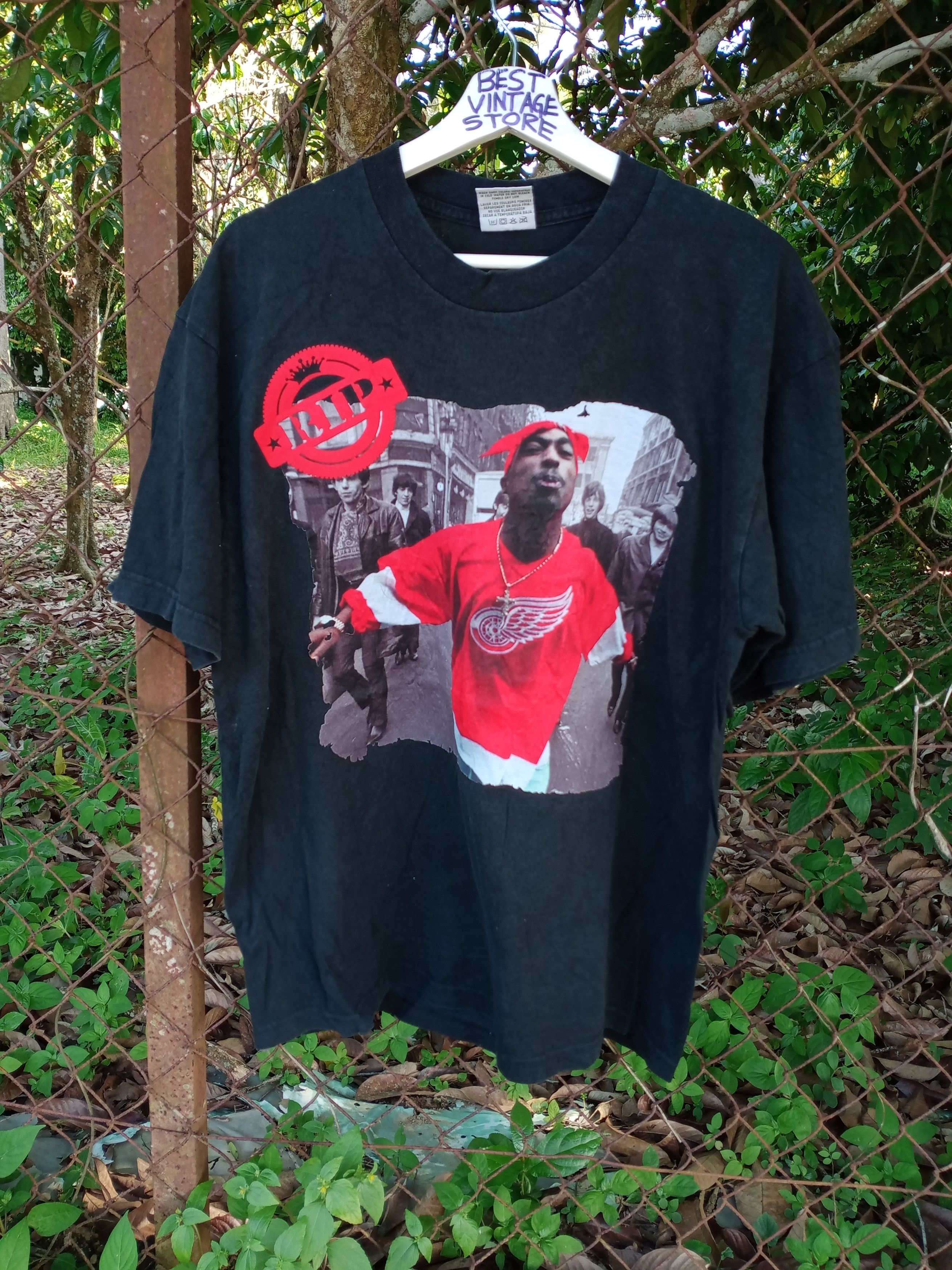 Band Tees Vintage RIP Tupac Shakur american rapper band tee Size US L / EU 52-54 / 3 - 1 Thumbnail