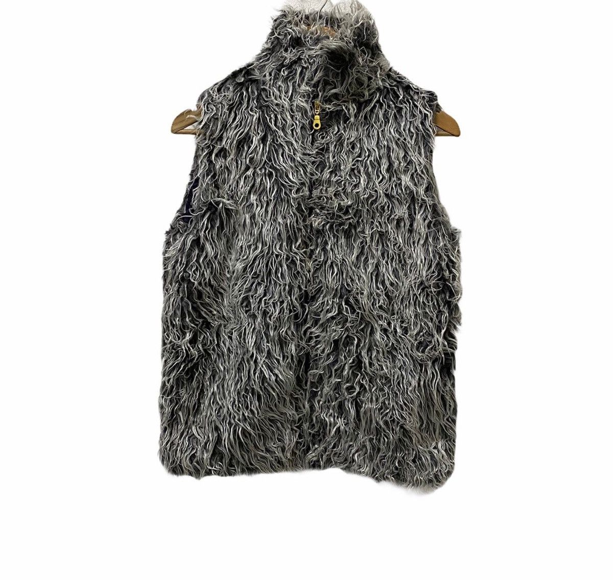 Japanese Brand Rare‼️ARTISANAL LUXURY Primitive Fur Fluffy Tank Top Size US S / EU 44-46 / 1 - 2 Thumbnail