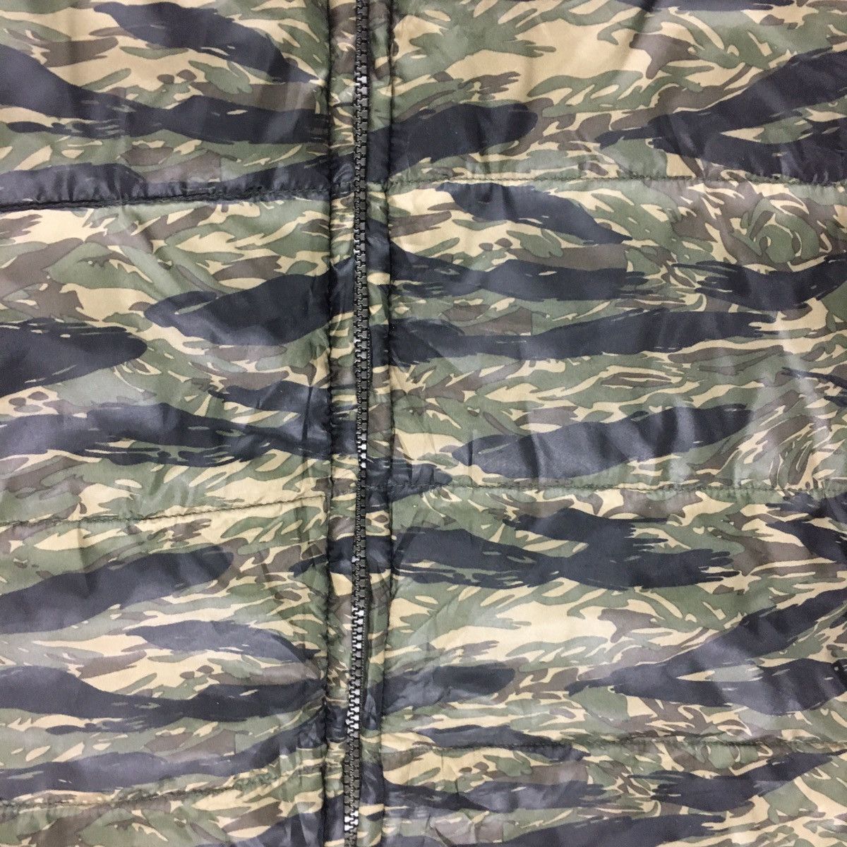 Japanese Brand Vintage Emergency C.E.C Clothing Camouflage Vest Jacket Size US M / EU 48-50 / 2 - 5 Thumbnail