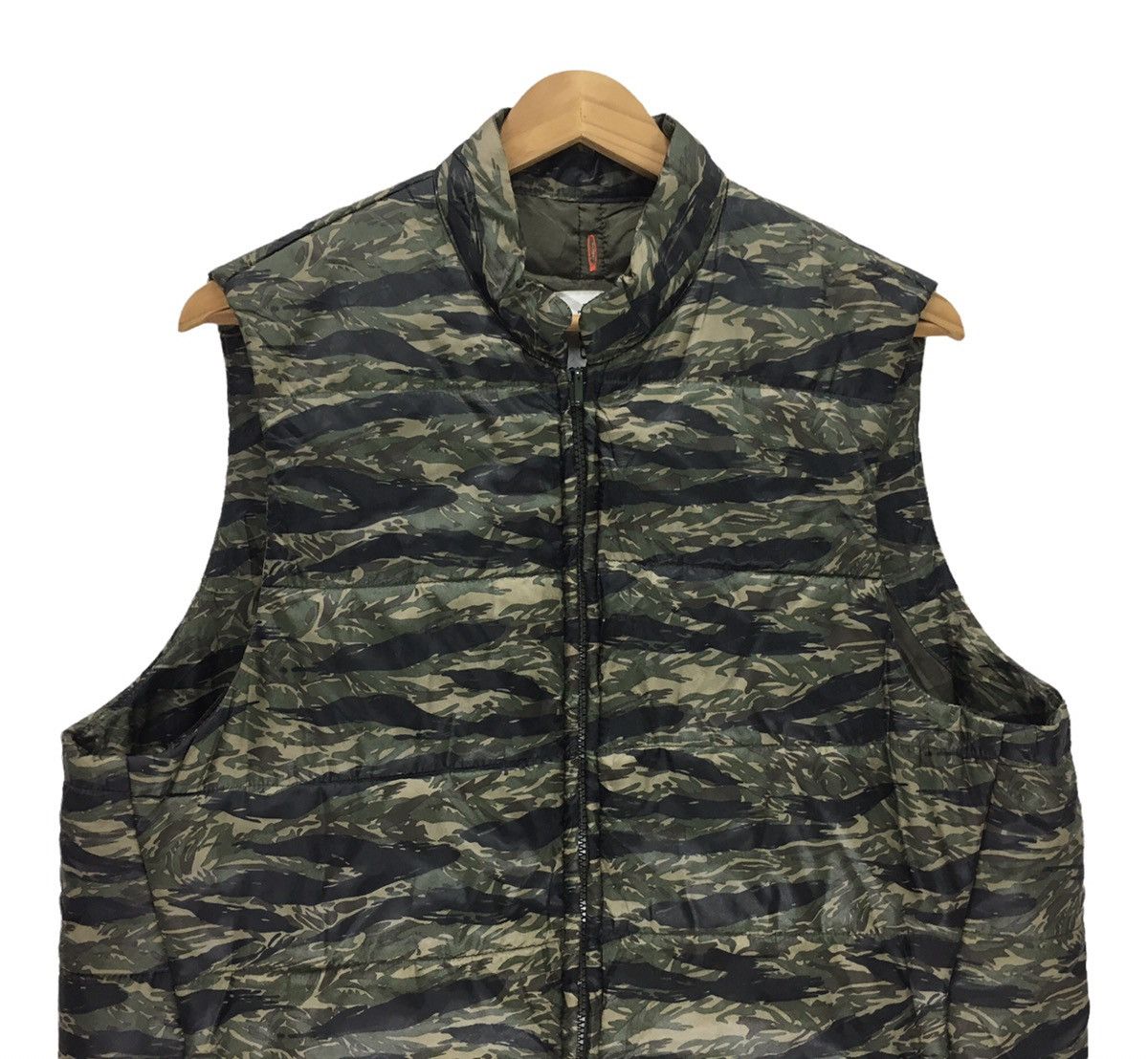 Japanese Brand Vintage Emergency C.E.C Clothing Camouflage Vest Jacket Size US M / EU 48-50 / 2 - 3 Thumbnail