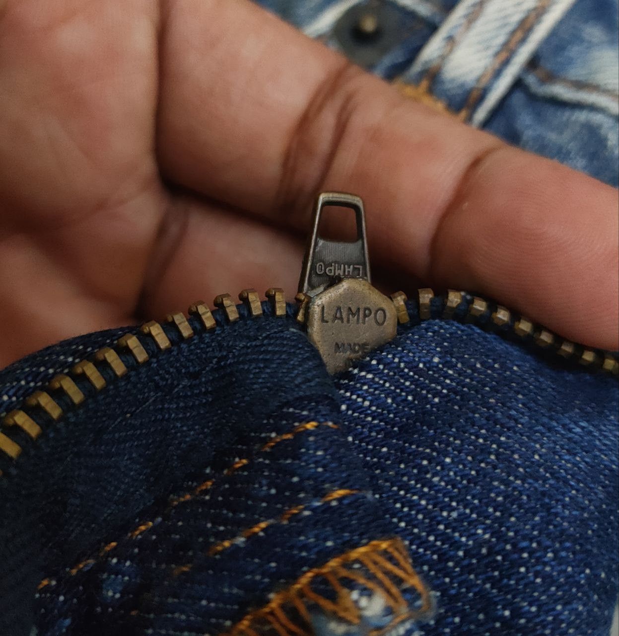 Dolce & Gabbana D&G Distressed Denim Size 25" / US 0 / IT 36 - 11 Thumbnail