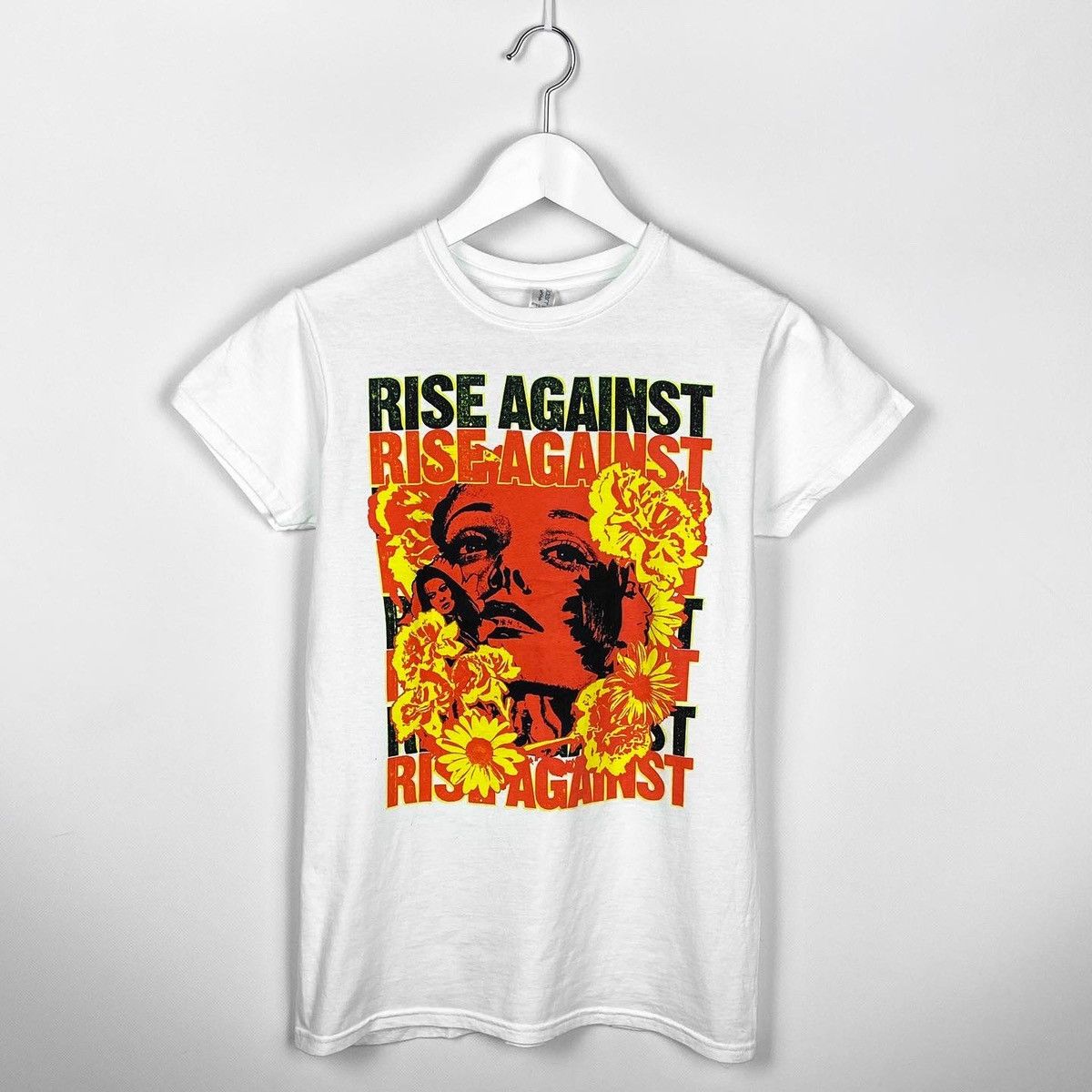 Band Tees Vintage Rise Against Woman size L punk rock band tee Size US L / EU 52-54 / 3 - 1 Thumbnail