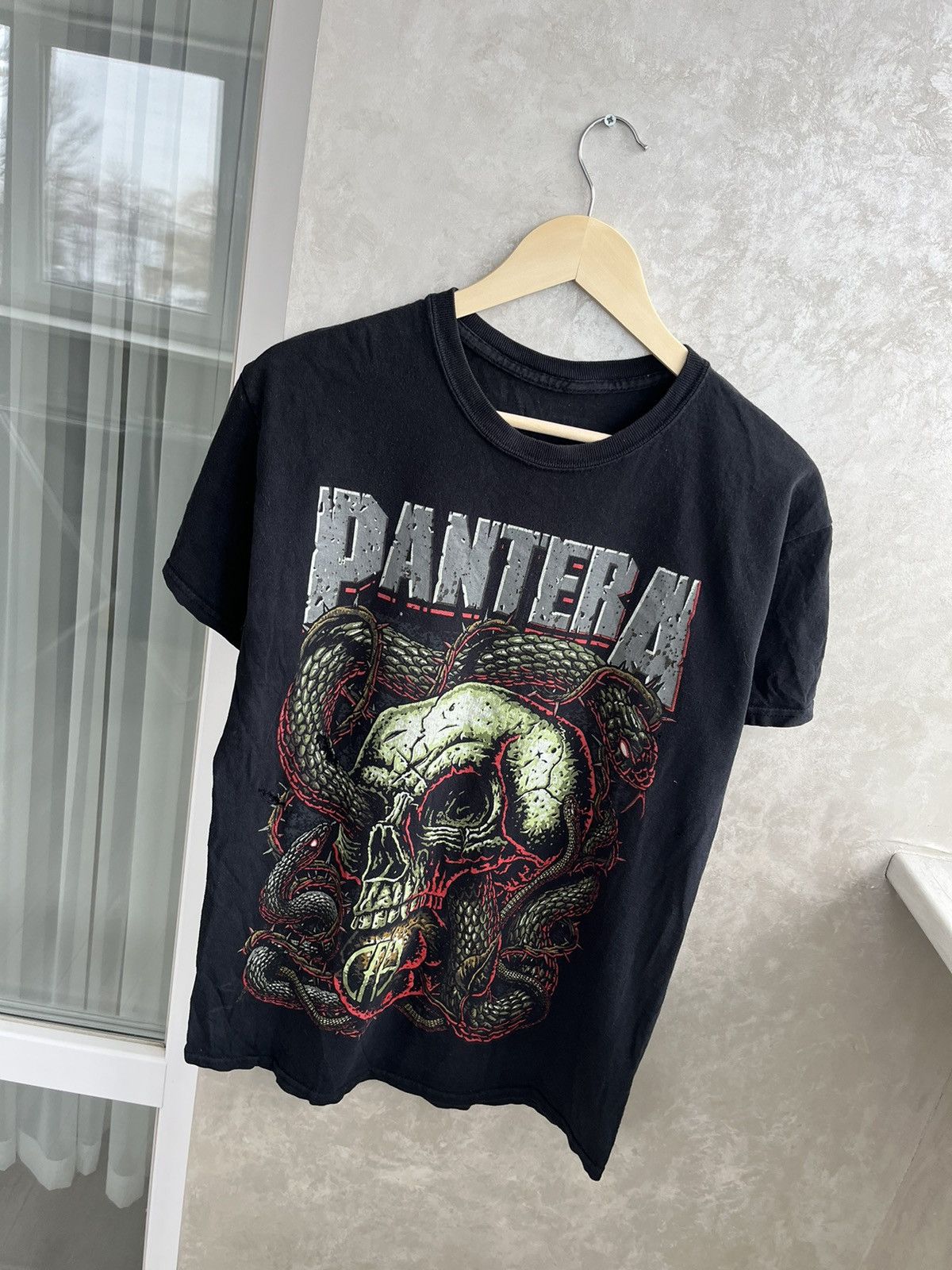 image of Band Tees x Rock T Shirt Vintage 2000S Pantera Snake Skull T-Shirt Size M in Black, Men's
