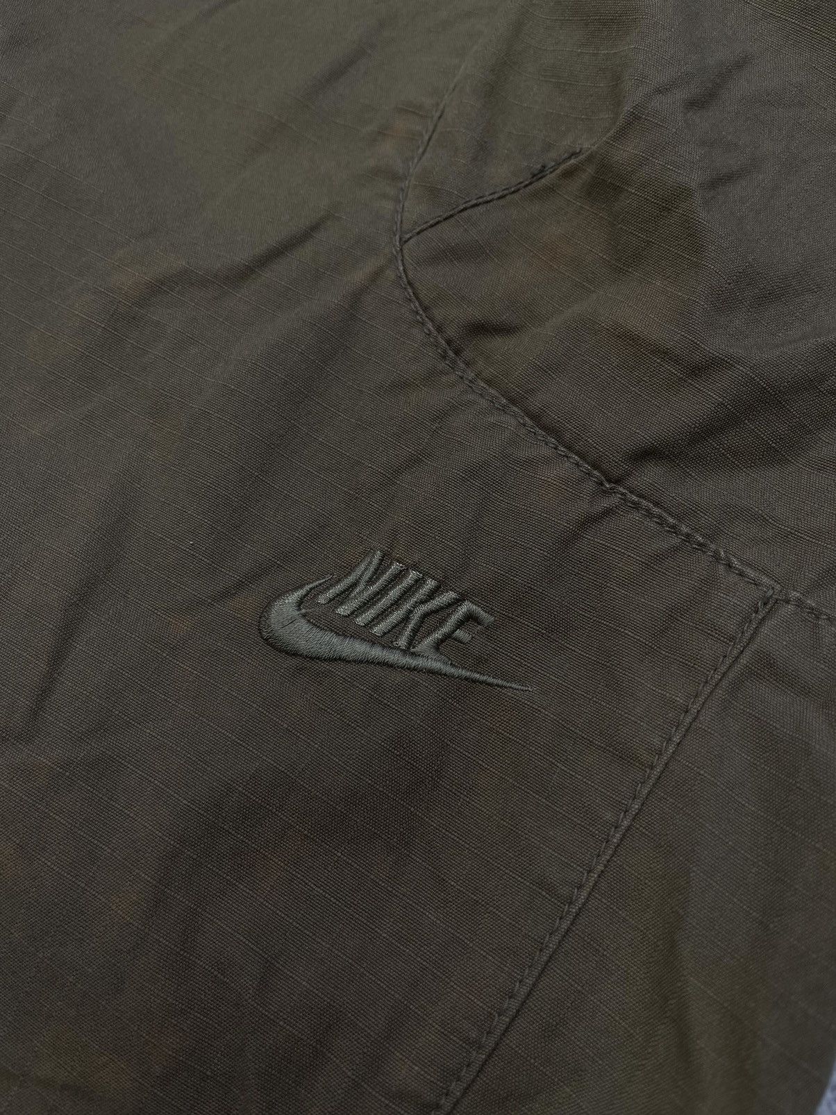 Nike Vintage Nike Cargo Shorts Drill Y2K Nylon TN Size L Size US 34 / EU 50 - 7 Thumbnail