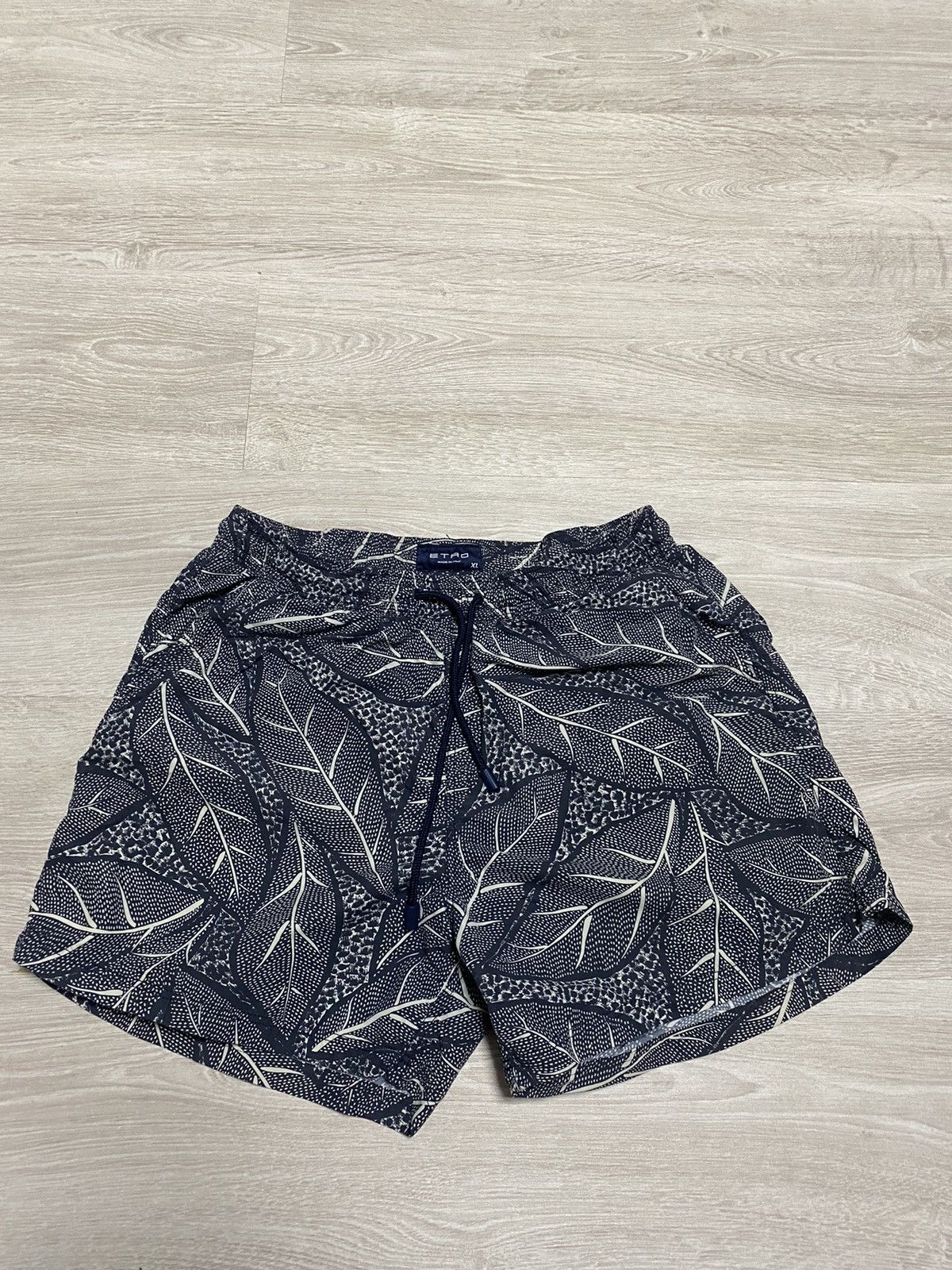 image of Vintage Etro Milano Shorts Flower Print Size XL in Blue Flower, Men's