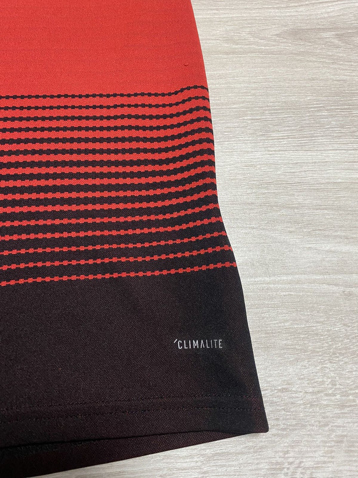 Adidas Adidas Manchester United Jersey 2018 home shirt sz S Size US S / EU 44-46 / 1 - 6 Thumbnail