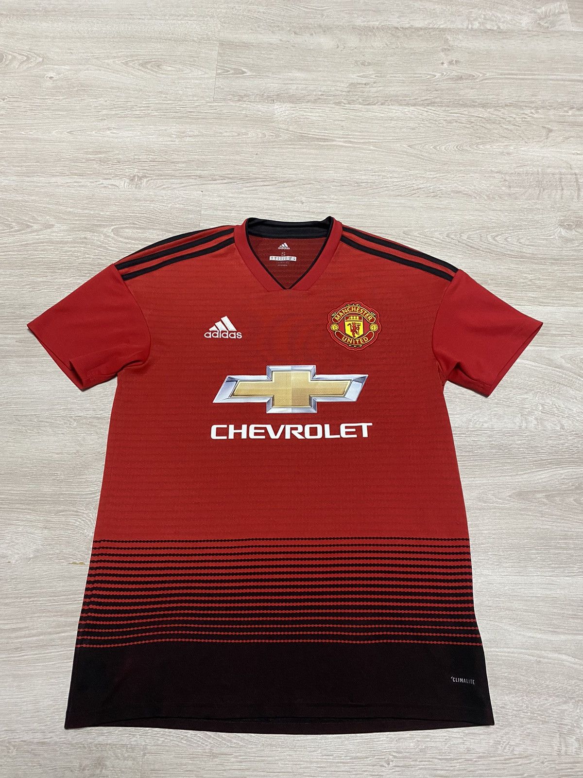 Adidas Adidas Manchester United Jersey 2018 home shirt sz S Size US S / EU 44-46 / 1 - 1 Thumbnail