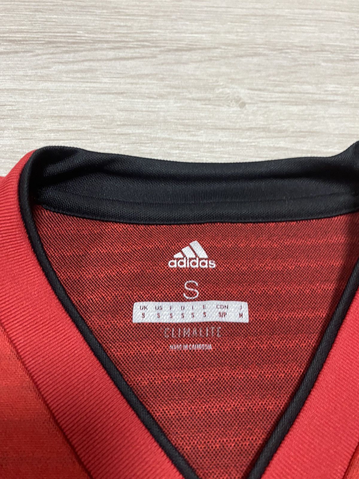 Adidas Adidas Manchester United Jersey 2018 home shirt sz S Size US S / EU 44-46 / 1 - 5 Thumbnail