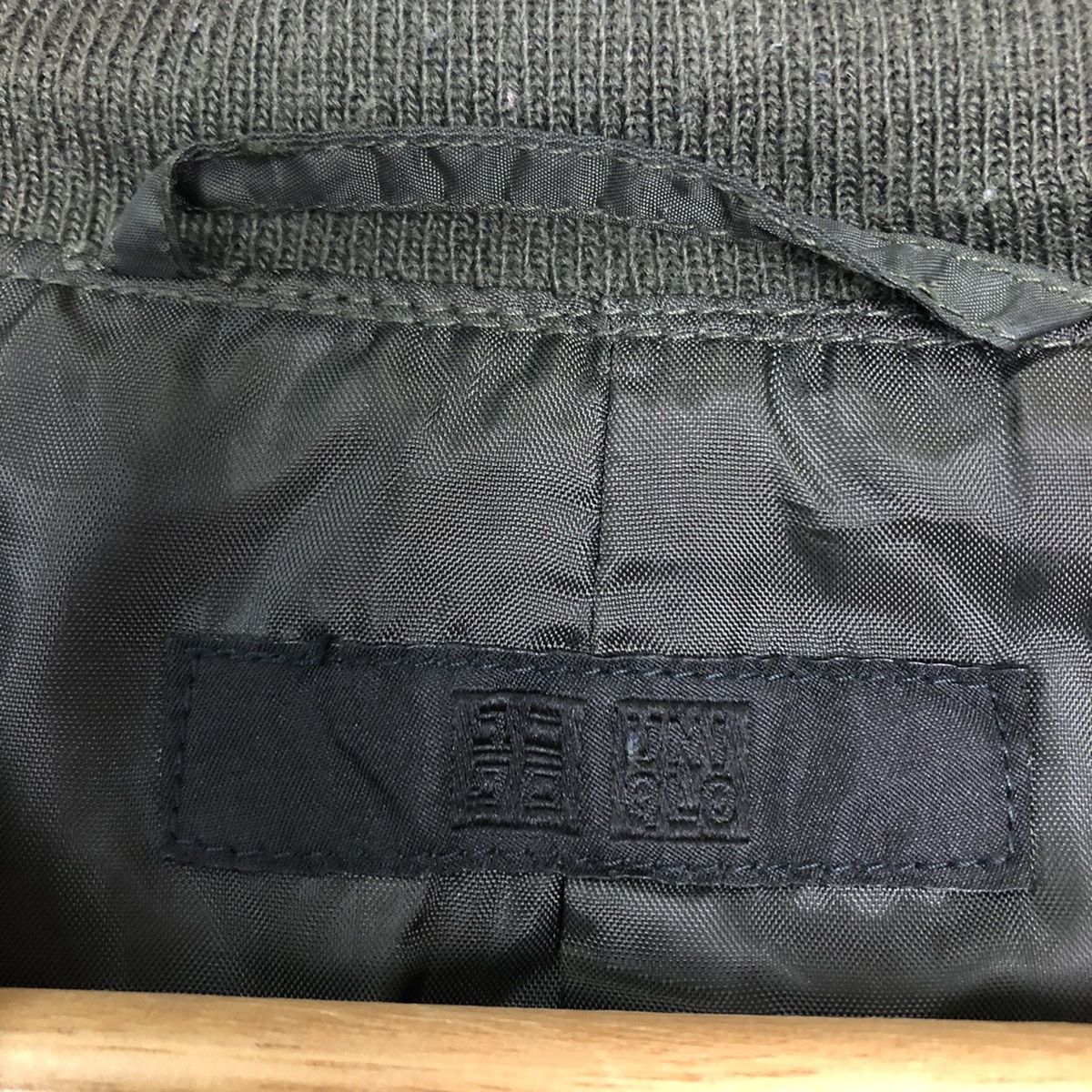 Japanese Brand VINTAGE BOMBER JACKET UNIQLO JAPAN RIOT RIOT DESIGN Size US XL / EU 56 / 4 - 14 Thumbnail