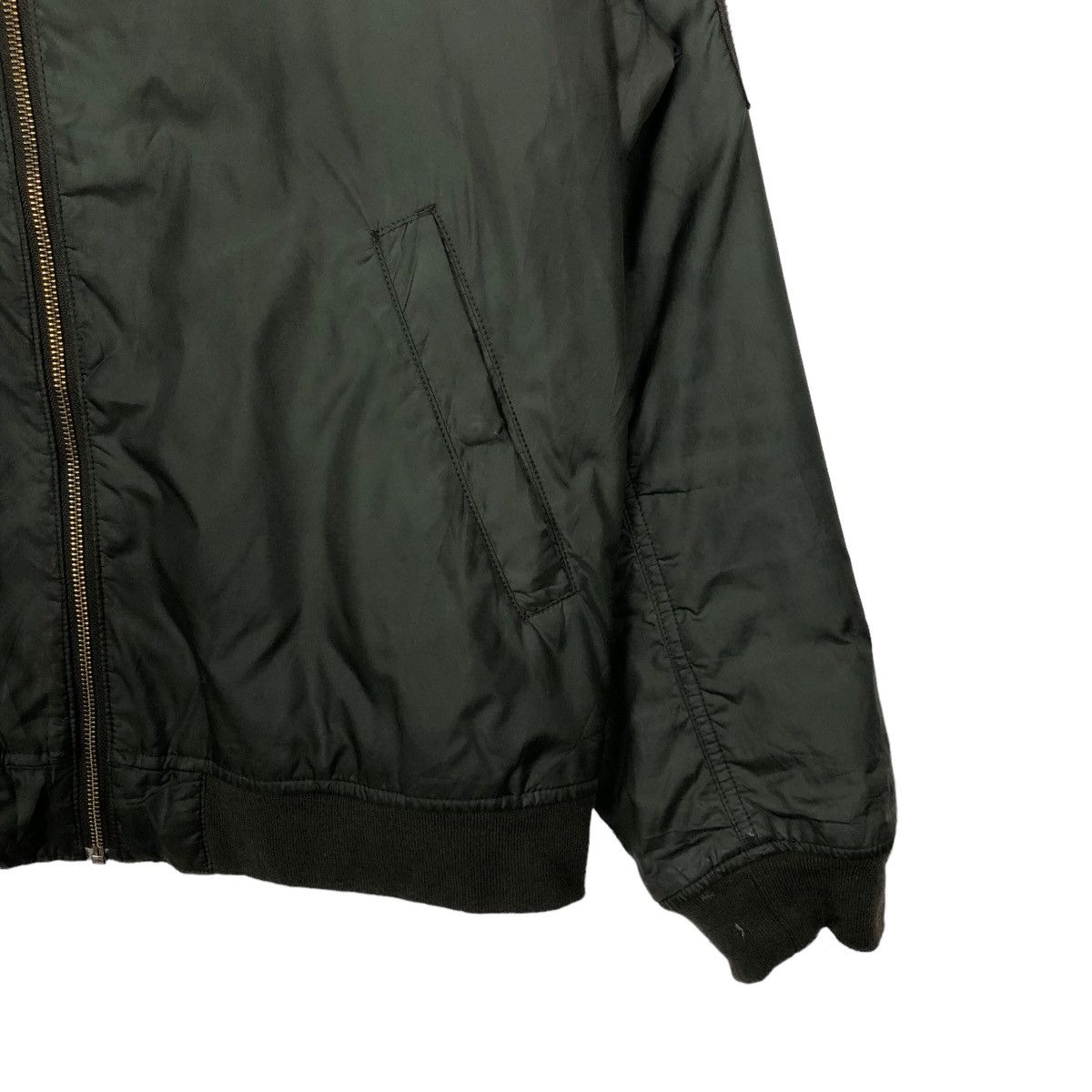 Japanese Brand VINTAGE BOMBER JACKET UNIQLO JAPAN RIOT RIOT DESIGN Size US XL / EU 56 / 4 - 4 Thumbnail