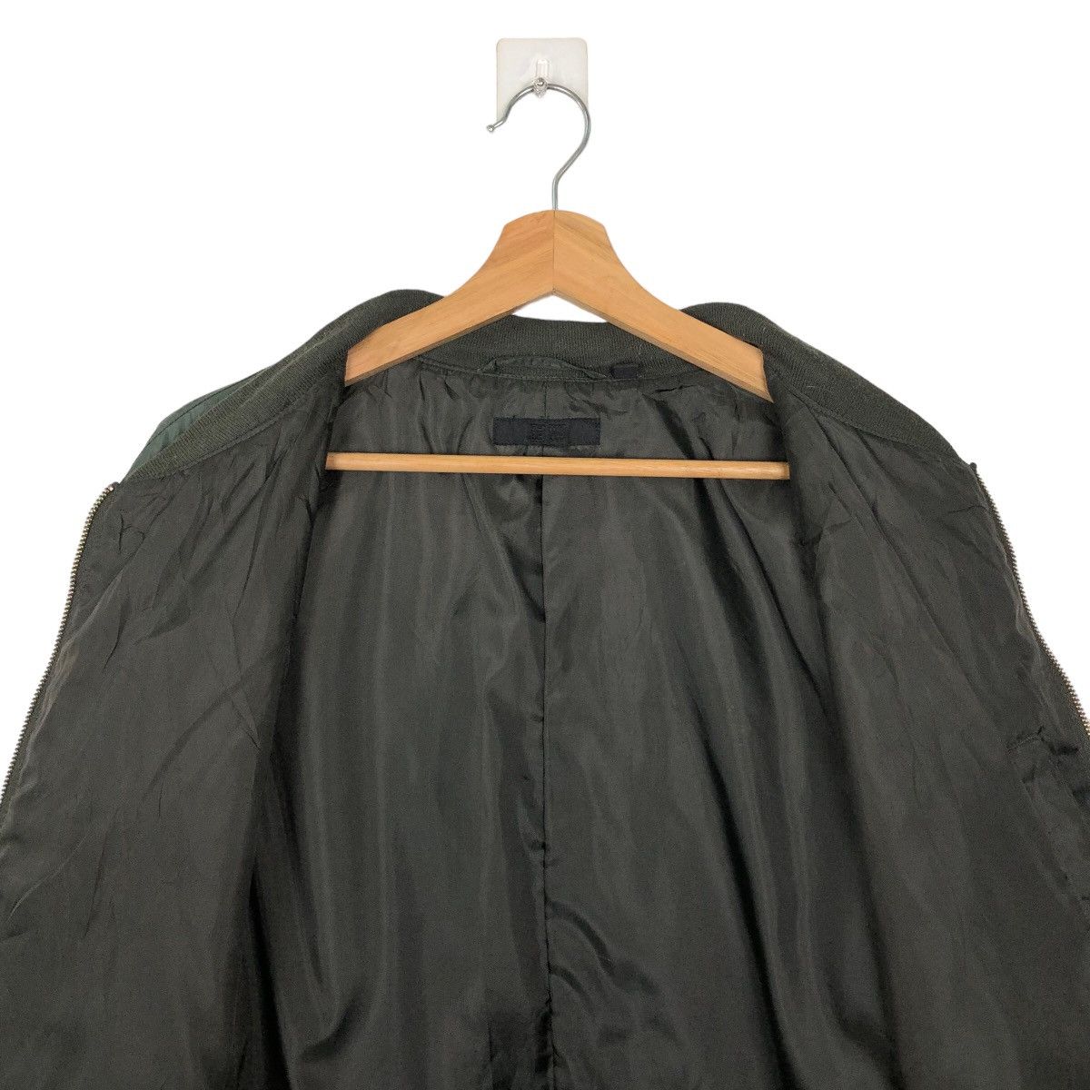 Japanese Brand VINTAGE BOMBER JACKET UNIQLO JAPAN RIOT RIOT DESIGN Size US XL / EU 56 / 4 - 10 Thumbnail