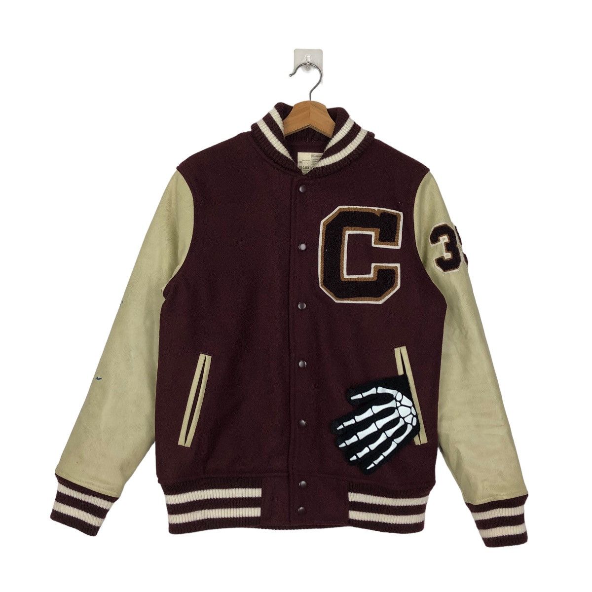 Japanese Brand VINTAGE VARSITY JACKET OILCAKE LEATHER BIG LOGO Size US L / EU 52-54 / 3 - 1 Thumbnail